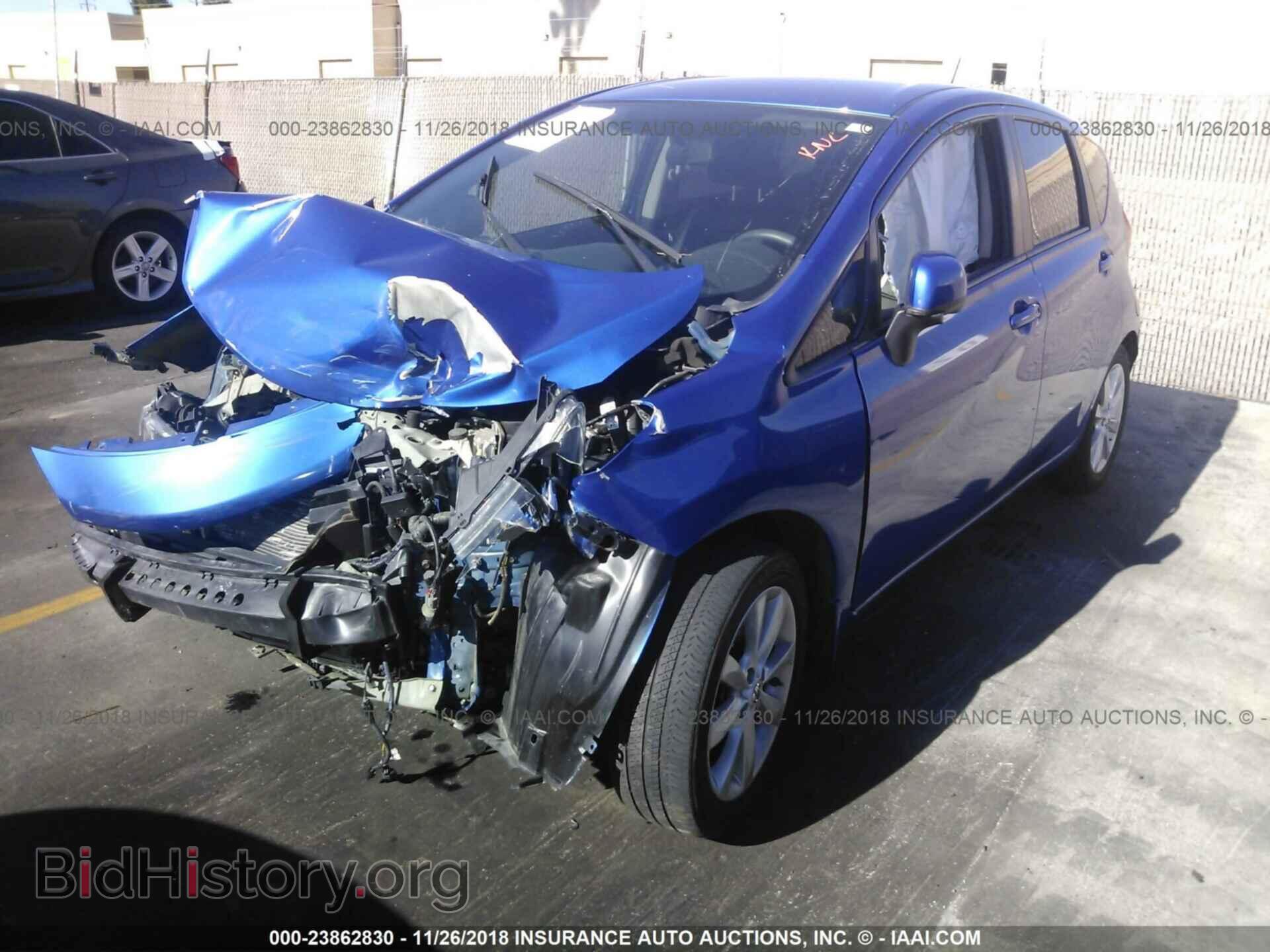 2014 Nissan Versa note - VIN: 3N1CE2CP5EL420966 - Фото 2