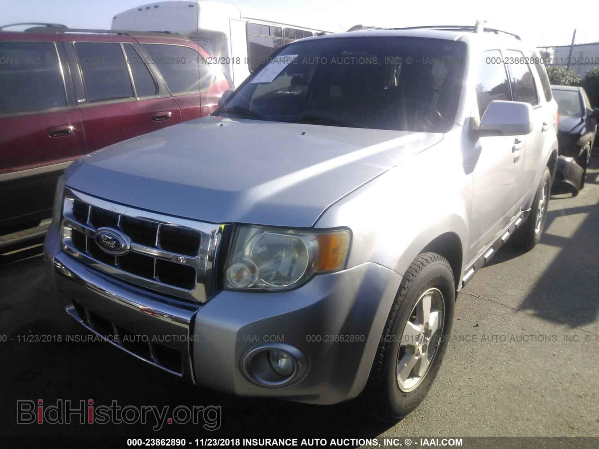 2011 Ford Escape - VIN: 1FMCU0EG7BKA93190 - Photo 2