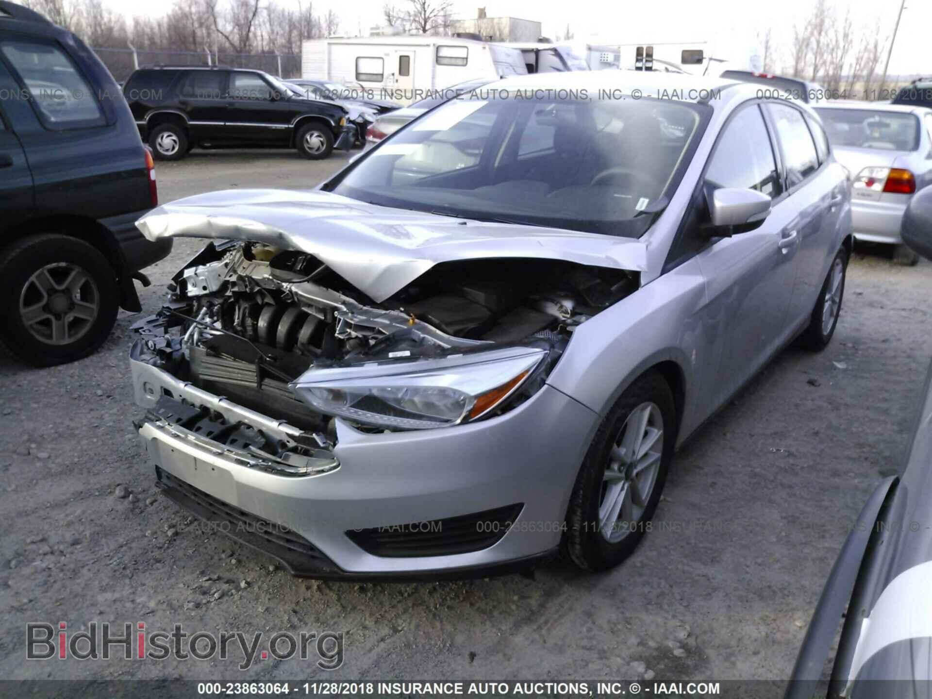 2017 Ford Focus - VIN: 1FADP3K20HL278703 - Photo 2
