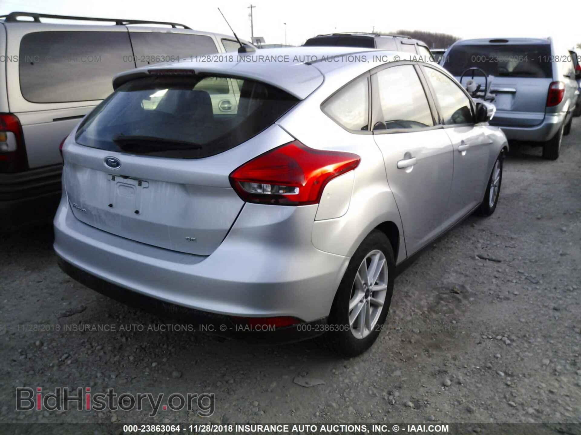 2017 Ford Focus - VIN: 1FADP3K20HL278703 - Photo 4