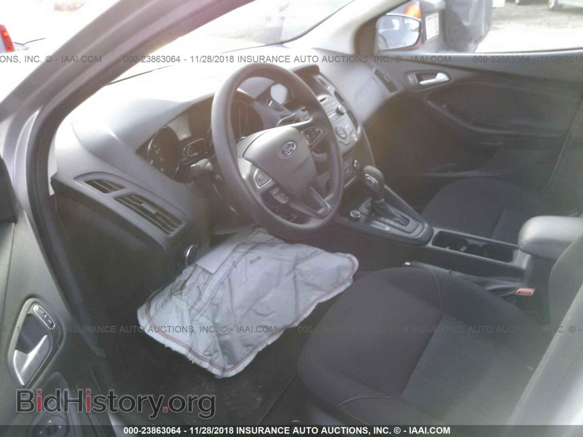 2017 Ford Focus - VIN: 1FADP3K20HL278703 - Photo 5