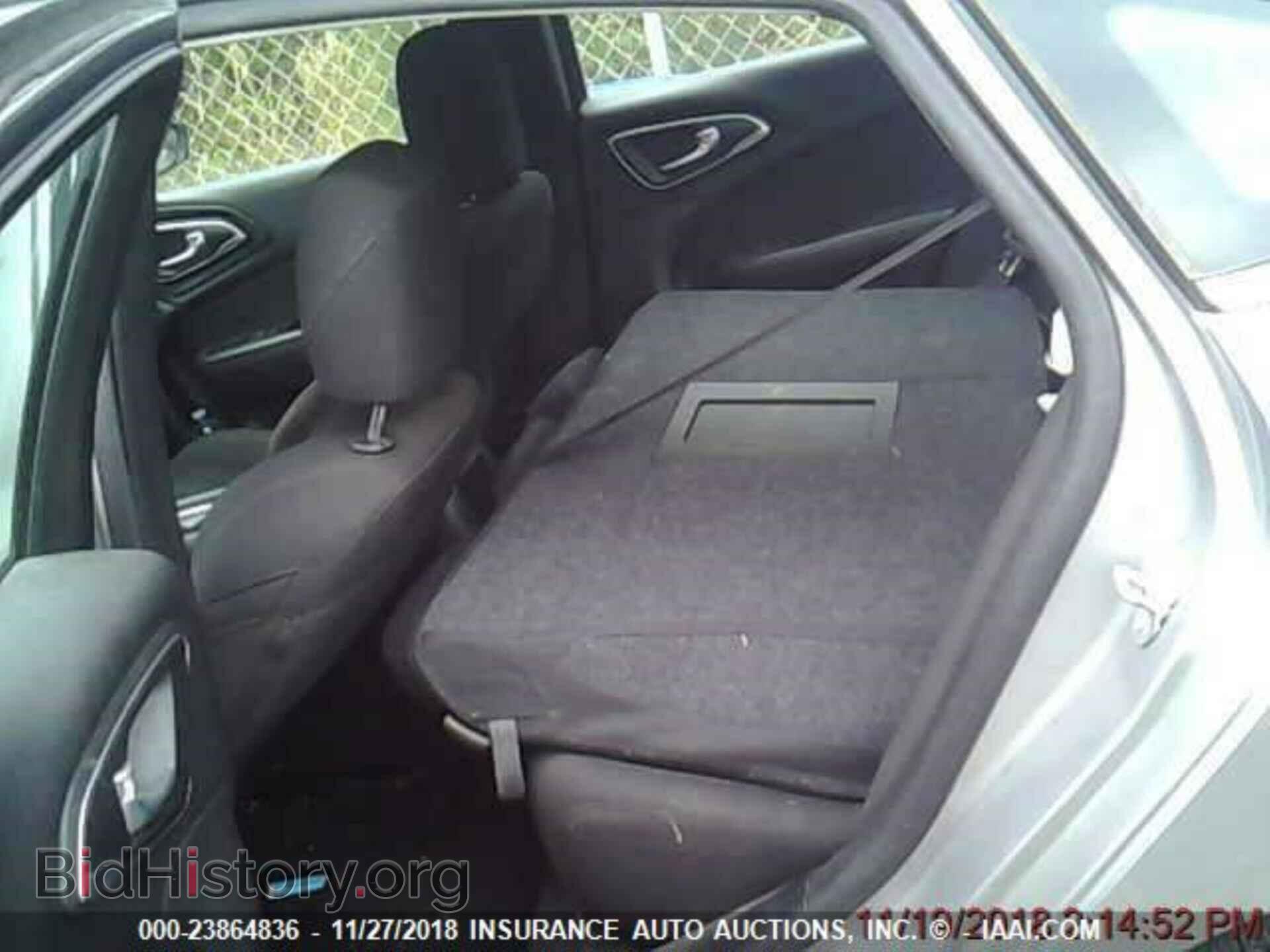 2015 Chrysler 200 - VIN: 1C3CCCAB5FN616055 - Фото 10
