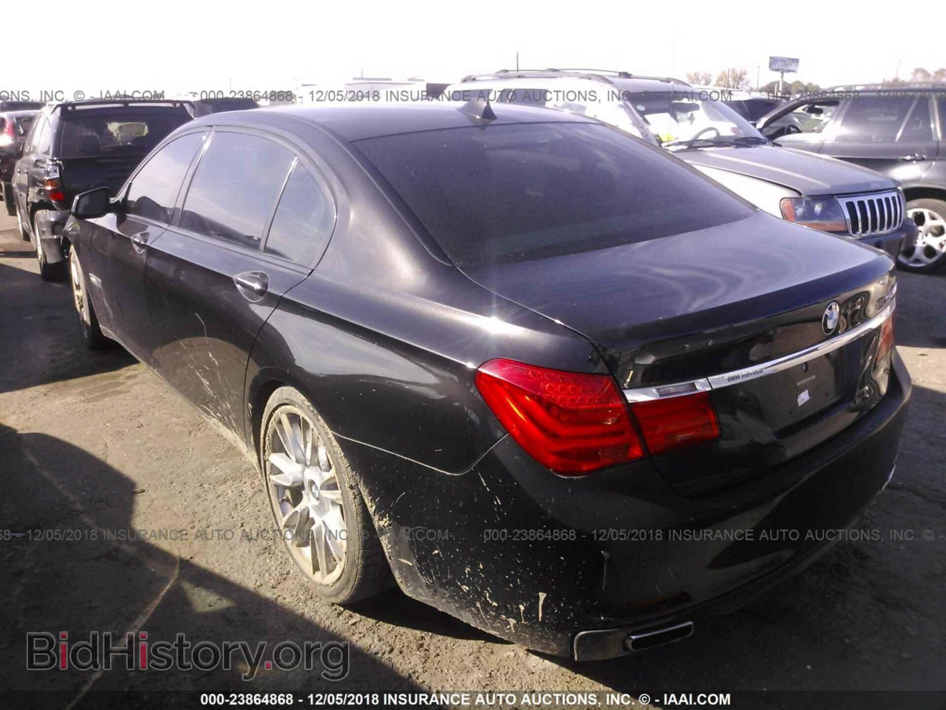2011 BMW 750 - VIN: WBAKB8C59BCY65654 - Фото 3