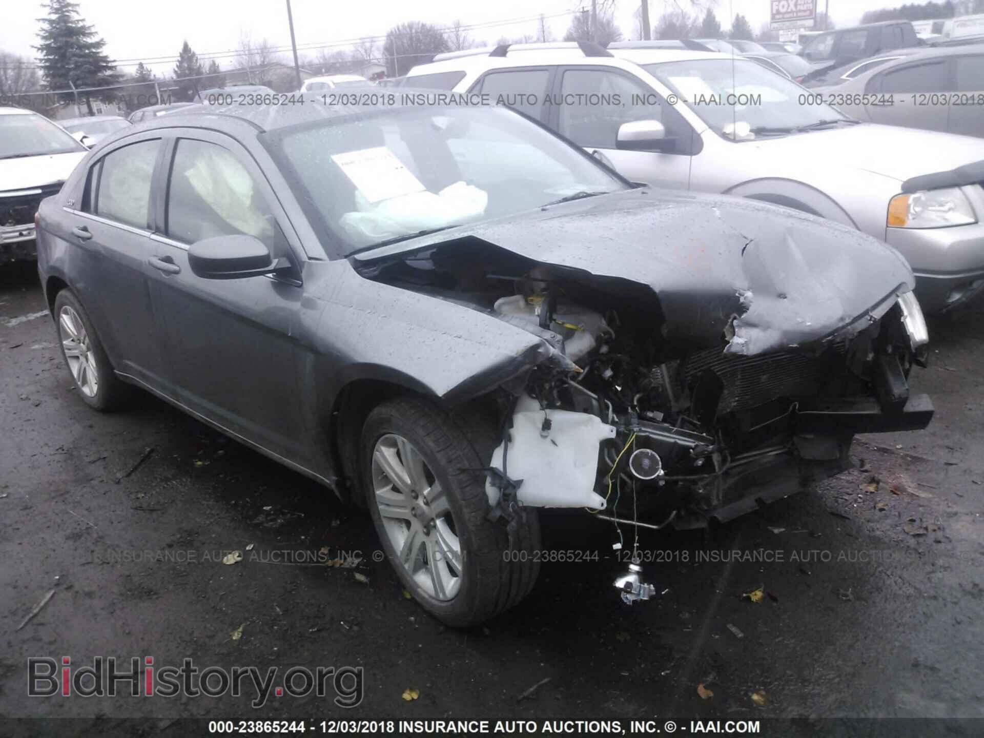 Photo 1C3CCBBBXDN694689 - CHRYSLER 200 2013