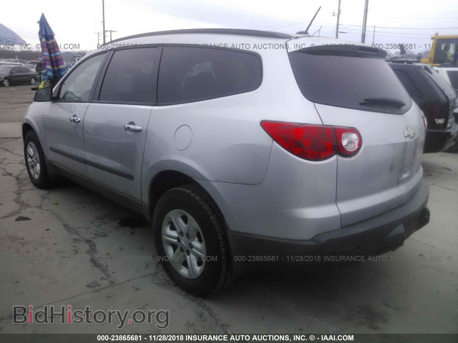 2010 CHEVROLET TRAVERSE - VIN: 1GNLREED6AJ207653 - Фото 3