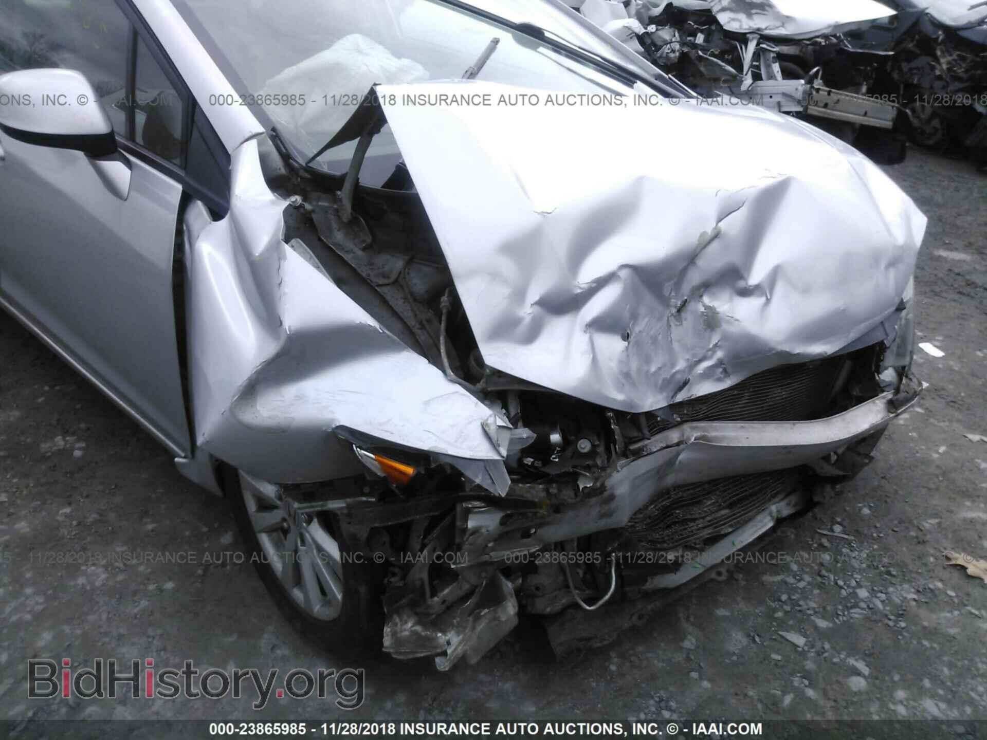 2012 Honda Civic - VIN: 2HGFB2F81CH320748 - Photo 6