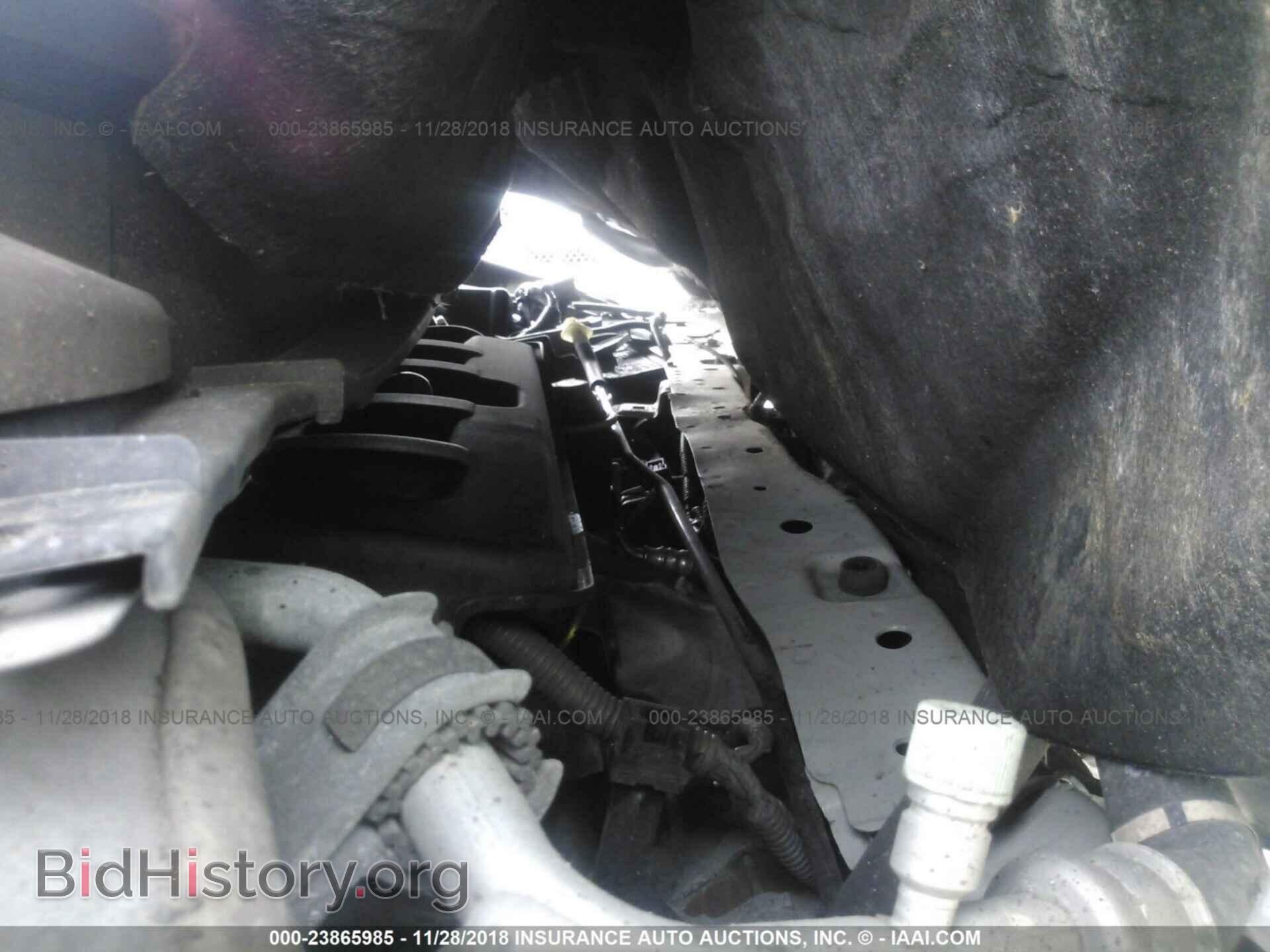 2012 Honda Civic - VIN: 2HGFB2F81CH320748 - Photo 10