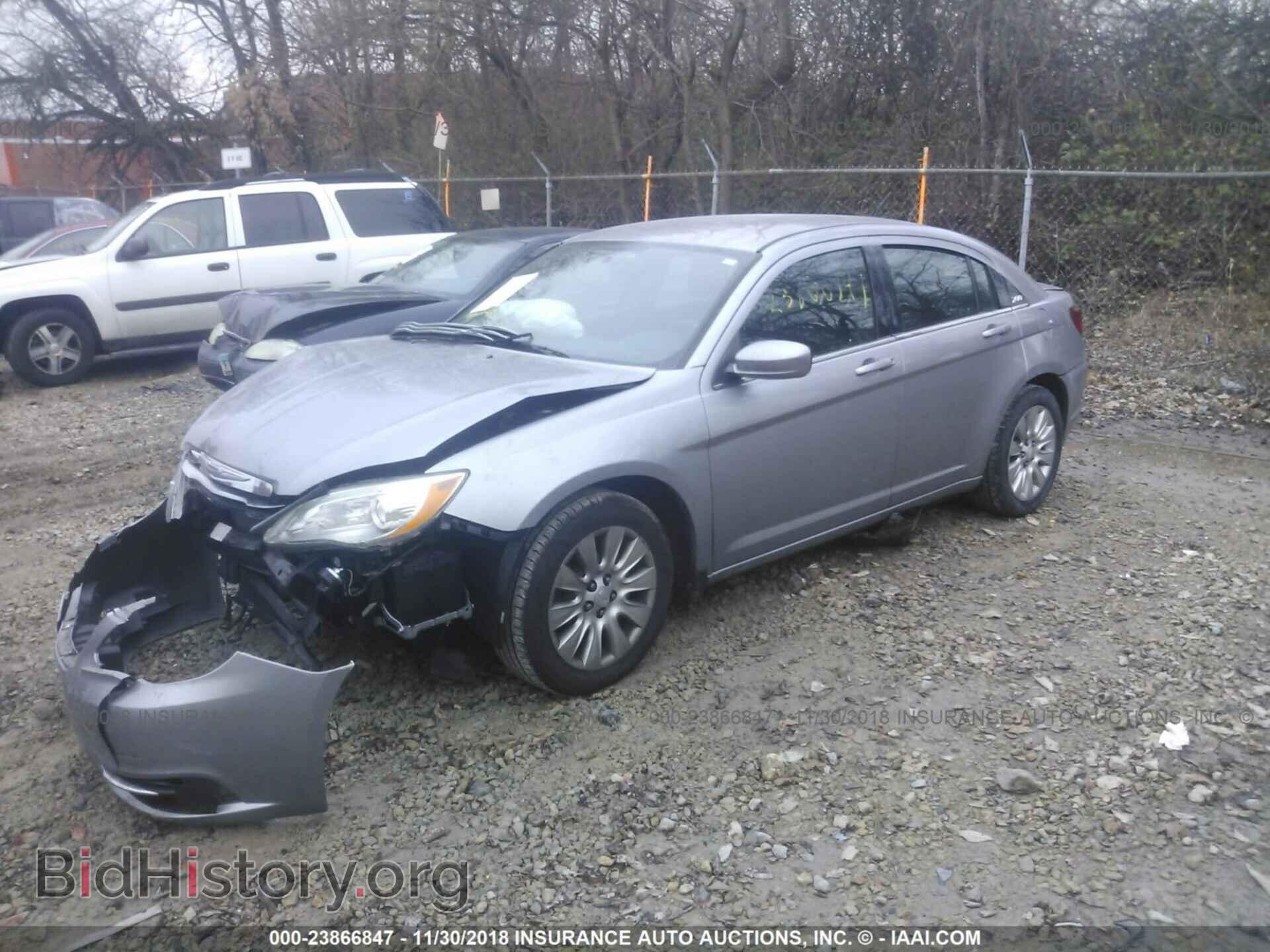 2013 Chrysler 200 - VIN: 1C3CCBAB0DN735011 - Фото 2