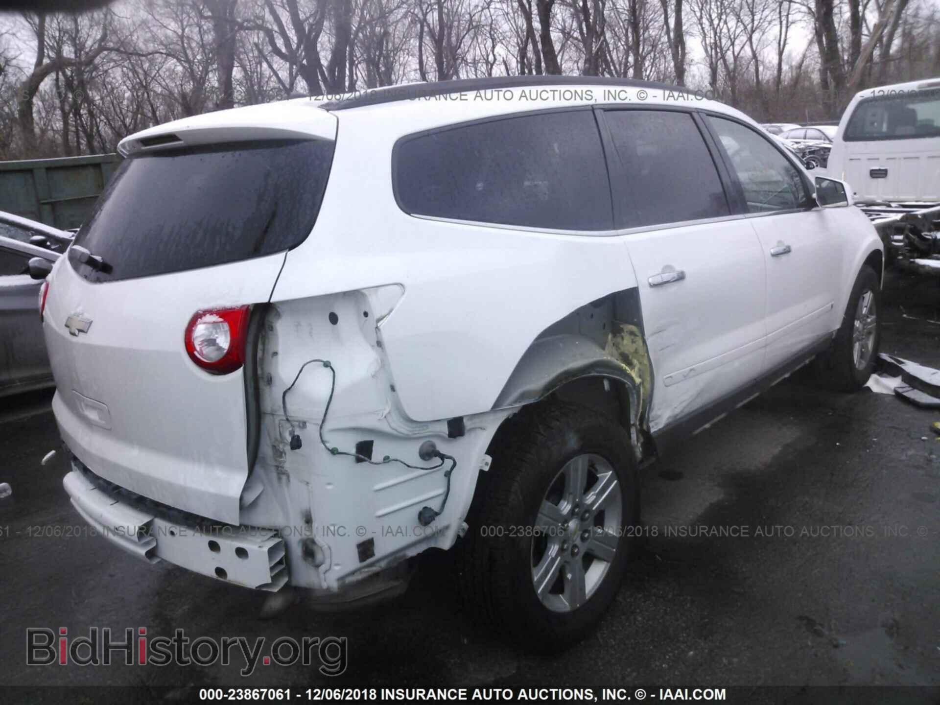 2010 CHEVROLET TRAVERSE - VIN: 1GNLRFED3AS135472 - Фото 4