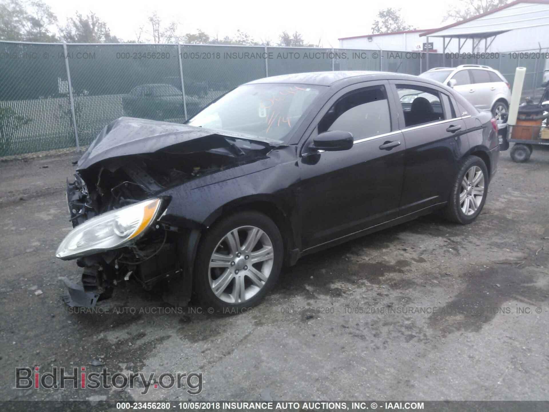 2013 CHRYSLER 200 - VIN: 1C3CCBAB2DN640644 - Фото 2