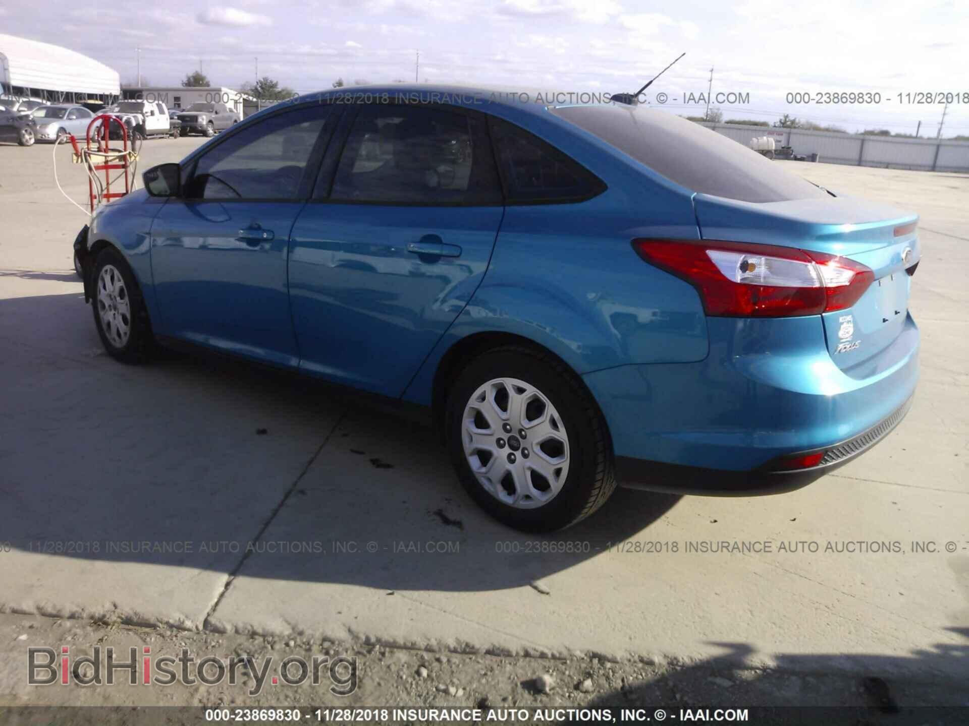 2012 Ford Focus - VIN: 1FAHP3F22CL342745 - Photo 3