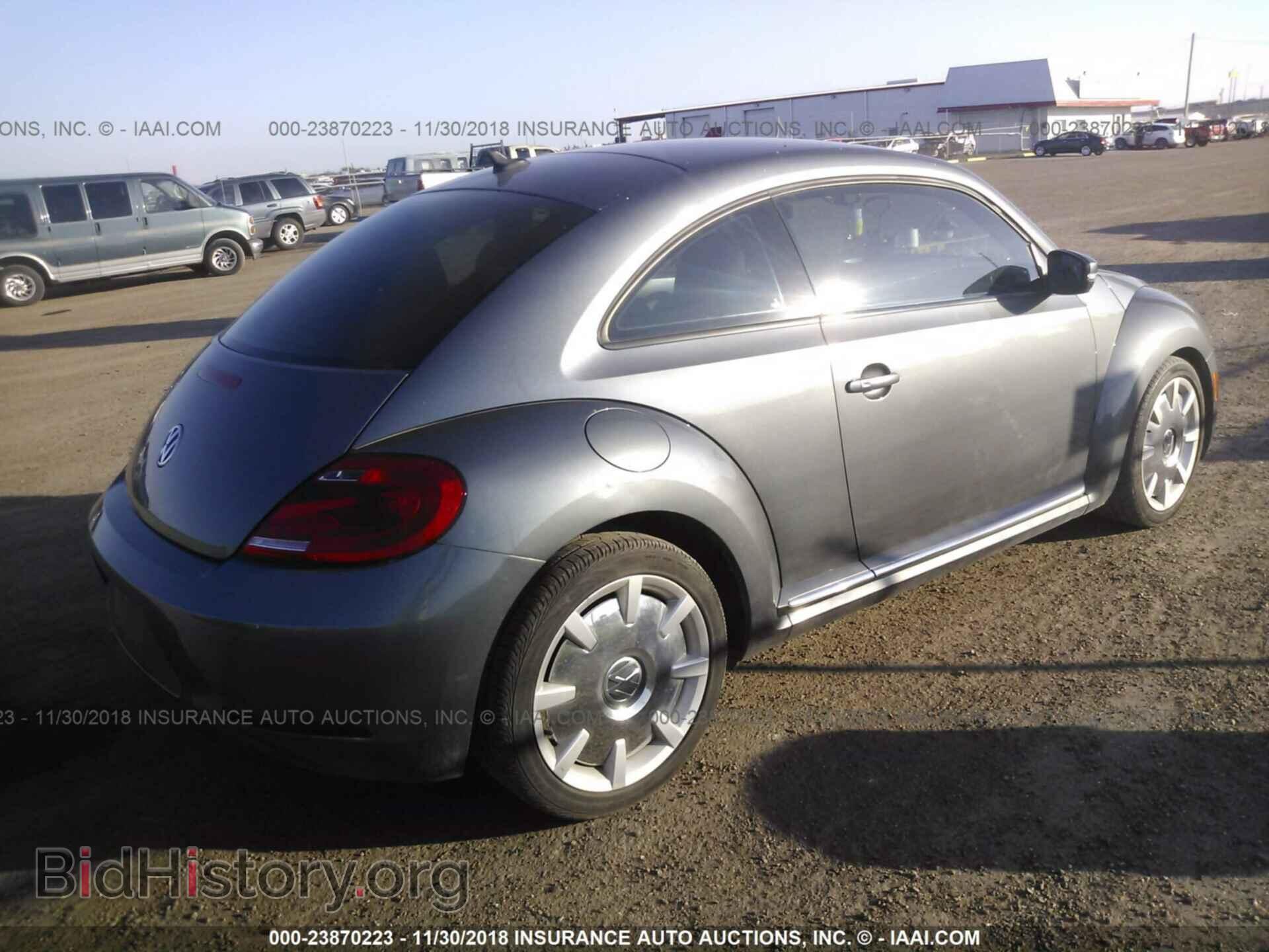 2012 Volkswagen Beetle - VIN: 3VWJP7AT6CM644943 - Фото 4