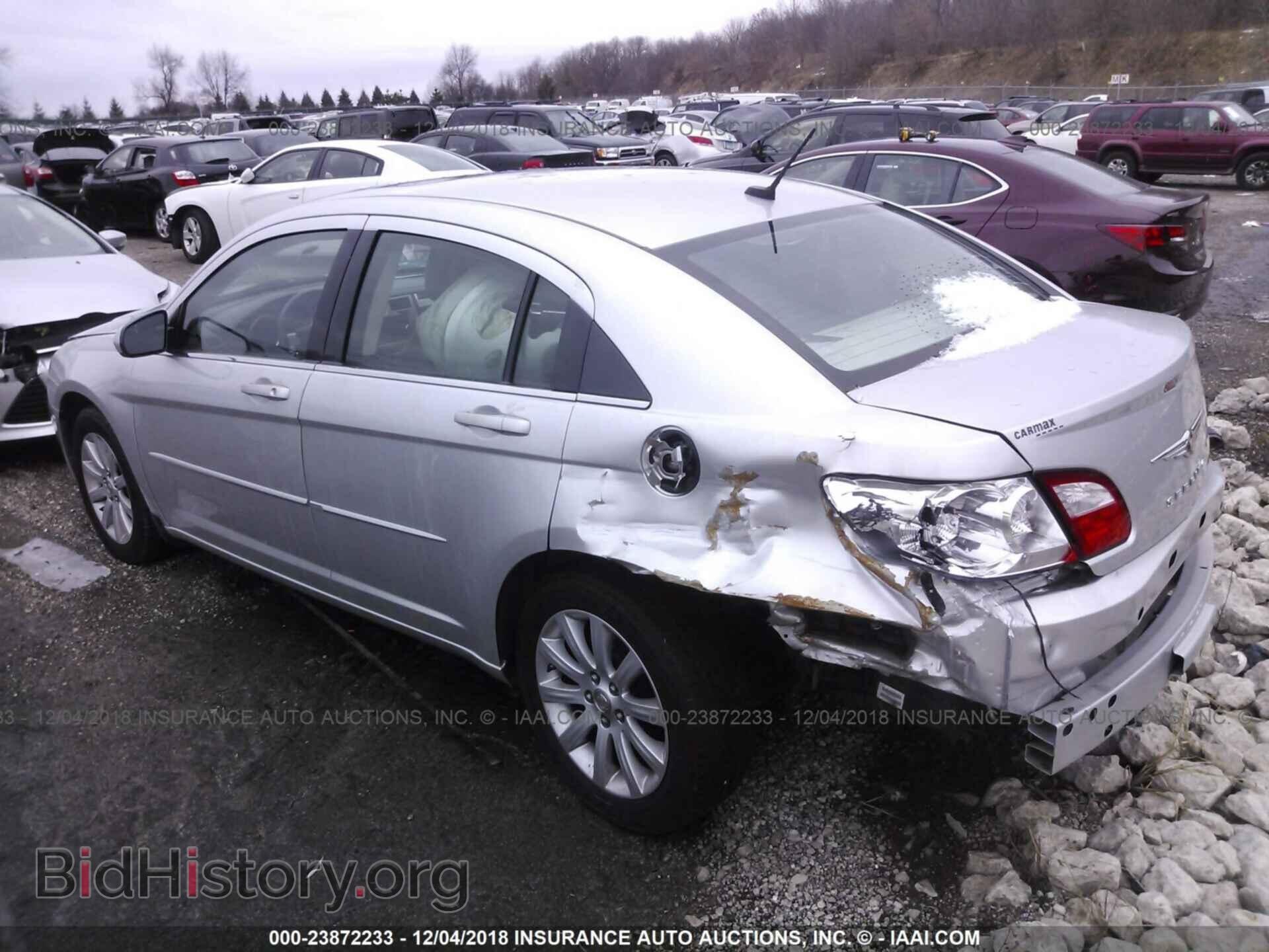 2010 CHRYSLER SEBRING - VIN: 1C3CC5FD1AN199810 - Фото 3