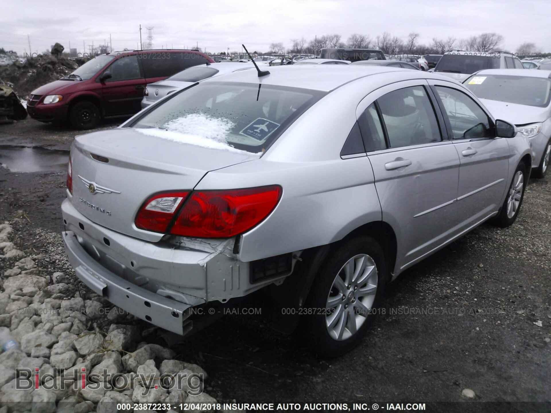 2010 CHRYSLER SEBRING - VIN: 1C3CC5FD1AN199810 - Фото 4