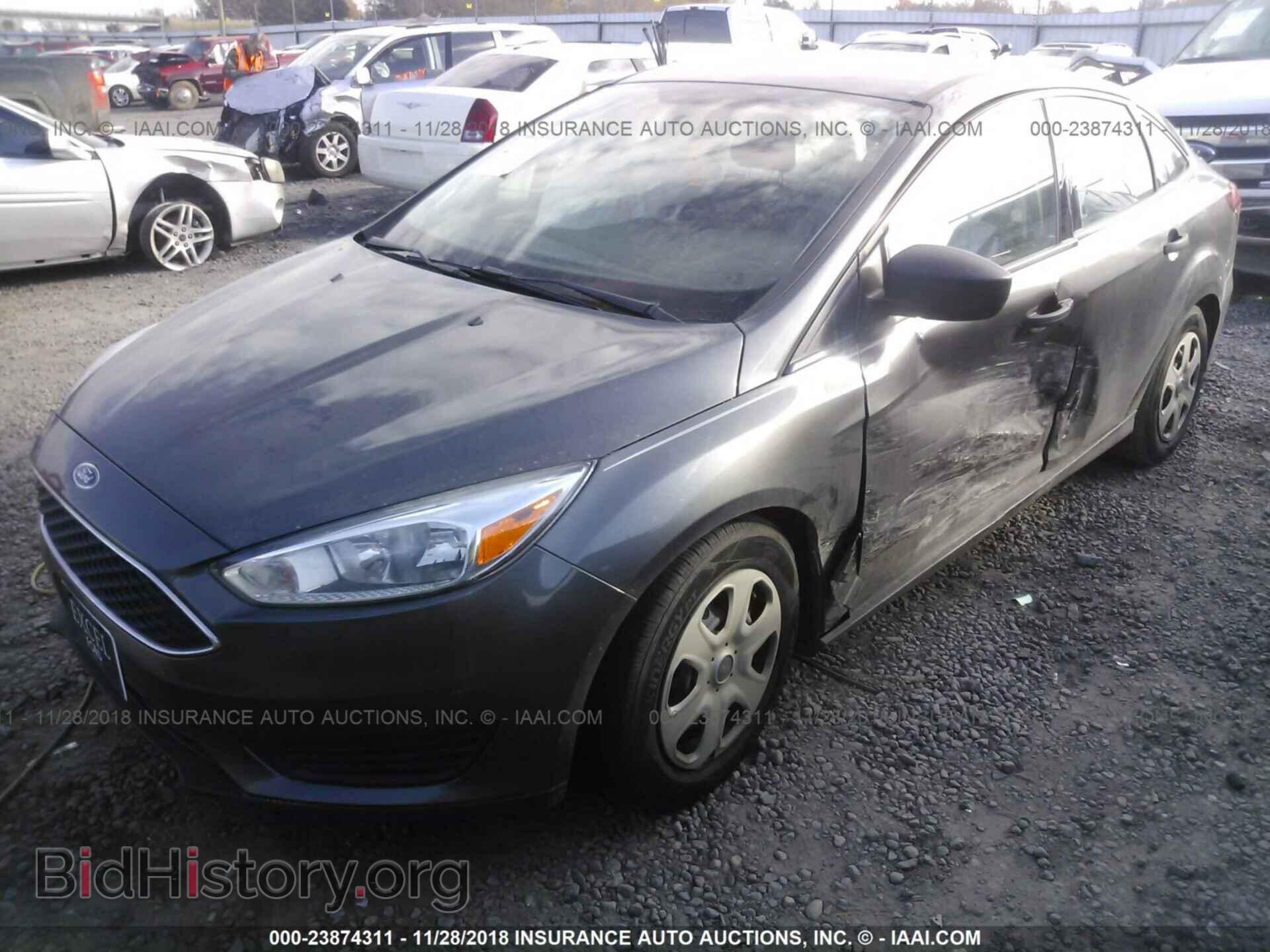 2016 Ford Focus - VIN: 1FADP3E22GL245759 - Фото 2