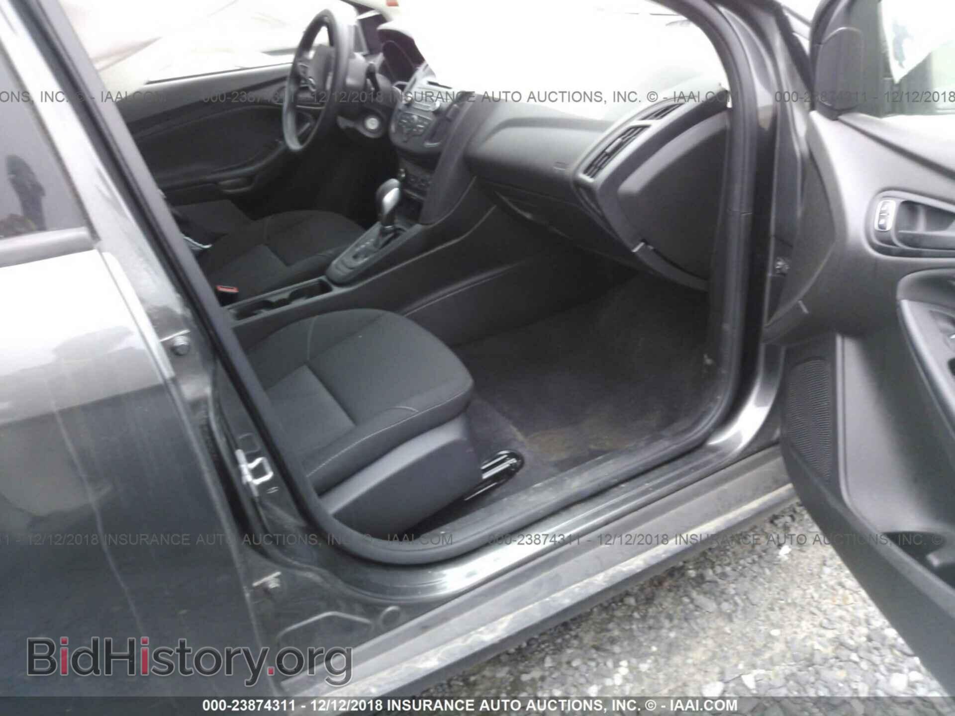 2016 Ford Focus - VIN: 1FADP3E22GL245759 - Фото 5