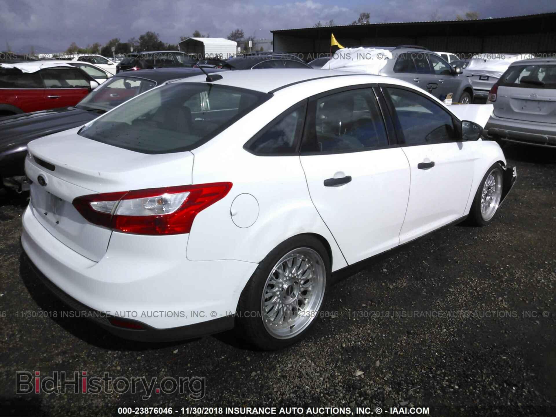 2012 Ford Focus - VIN: 1FAHP3E26CL435639 - Photo 4