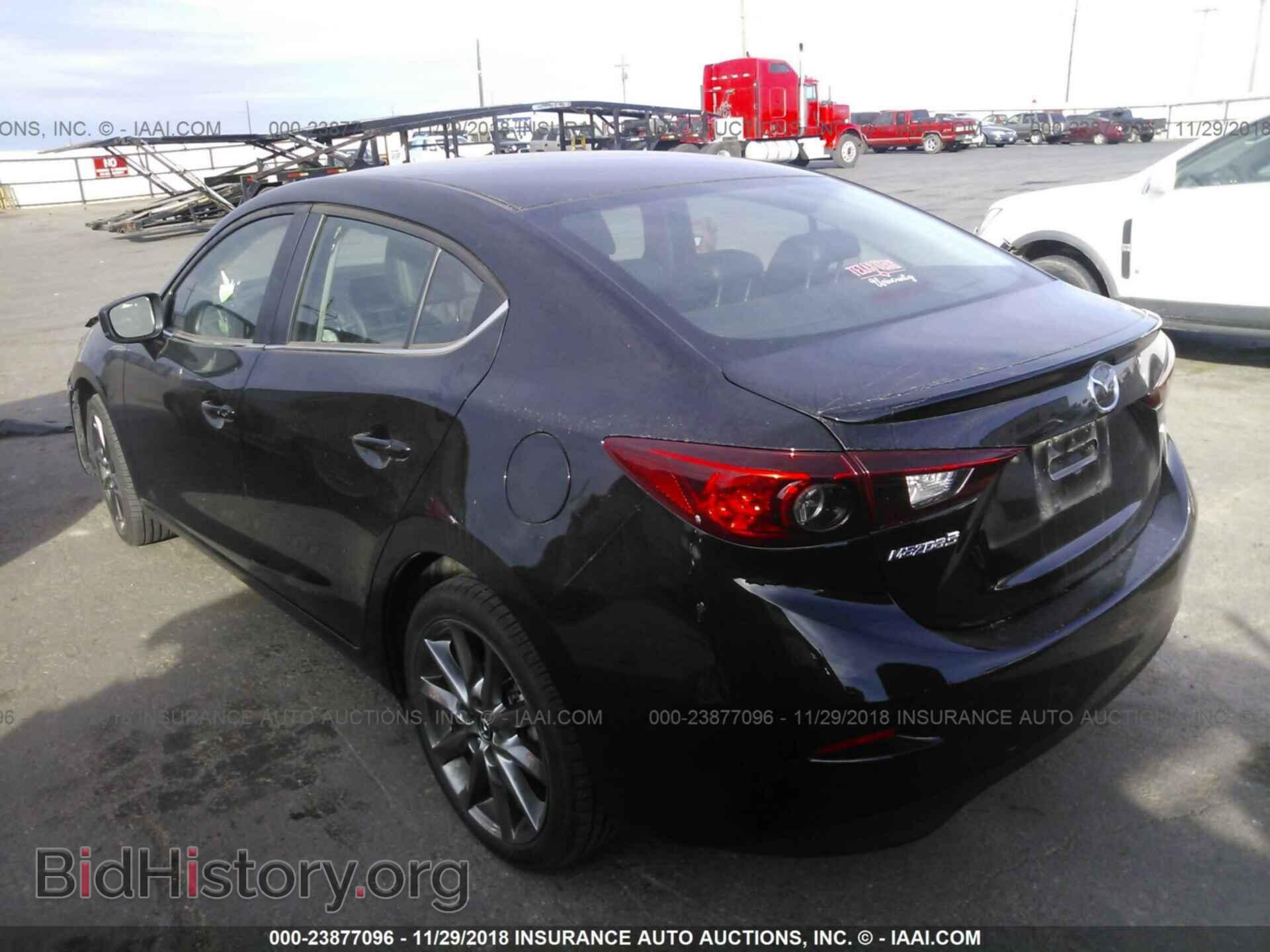 2018 MAZDA 3 - VIN: 3MZBN1V35JM215341 - Фото 3