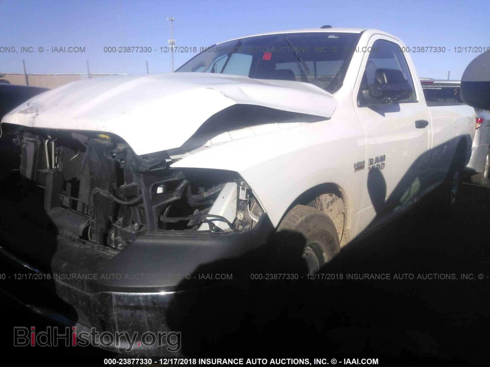 2017 RAM 1500 - VIN: 3C6JR7DT8HG617832 - Photo 2