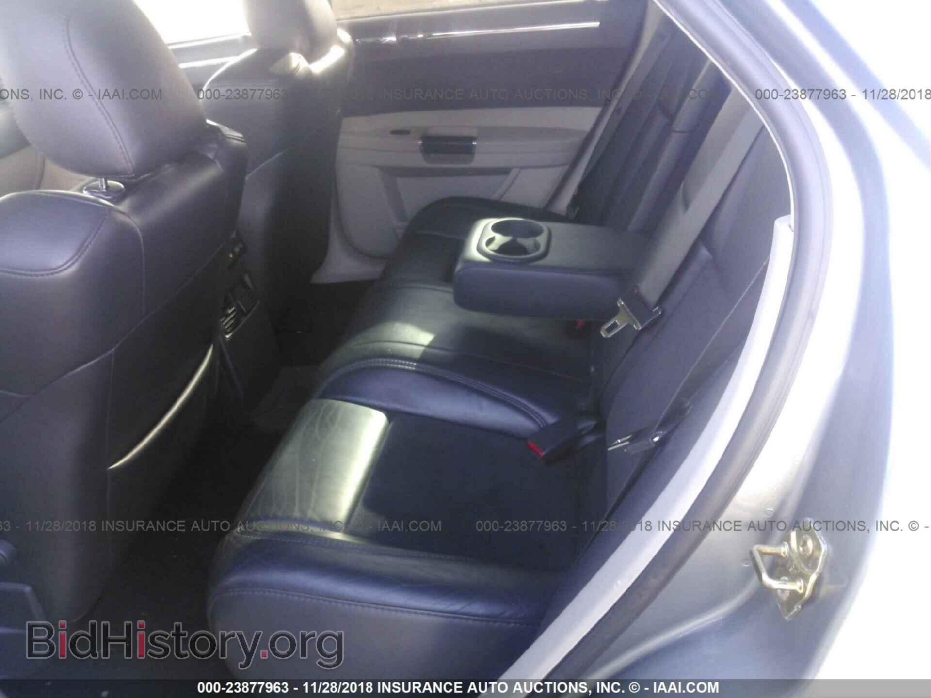 2006 CHRYSLER 300C - VIN: 2C3LA73W66H370610 - Фото 8