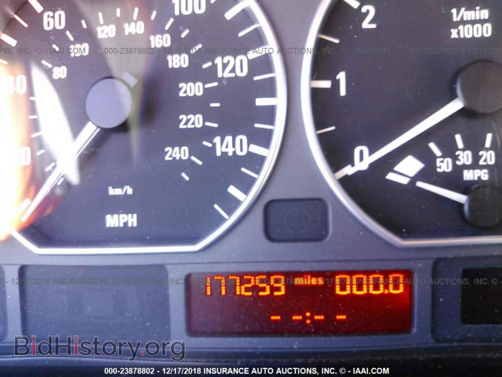 2004 BMW 330 - VIN: WBAEV53474KM35480 - Фото 7