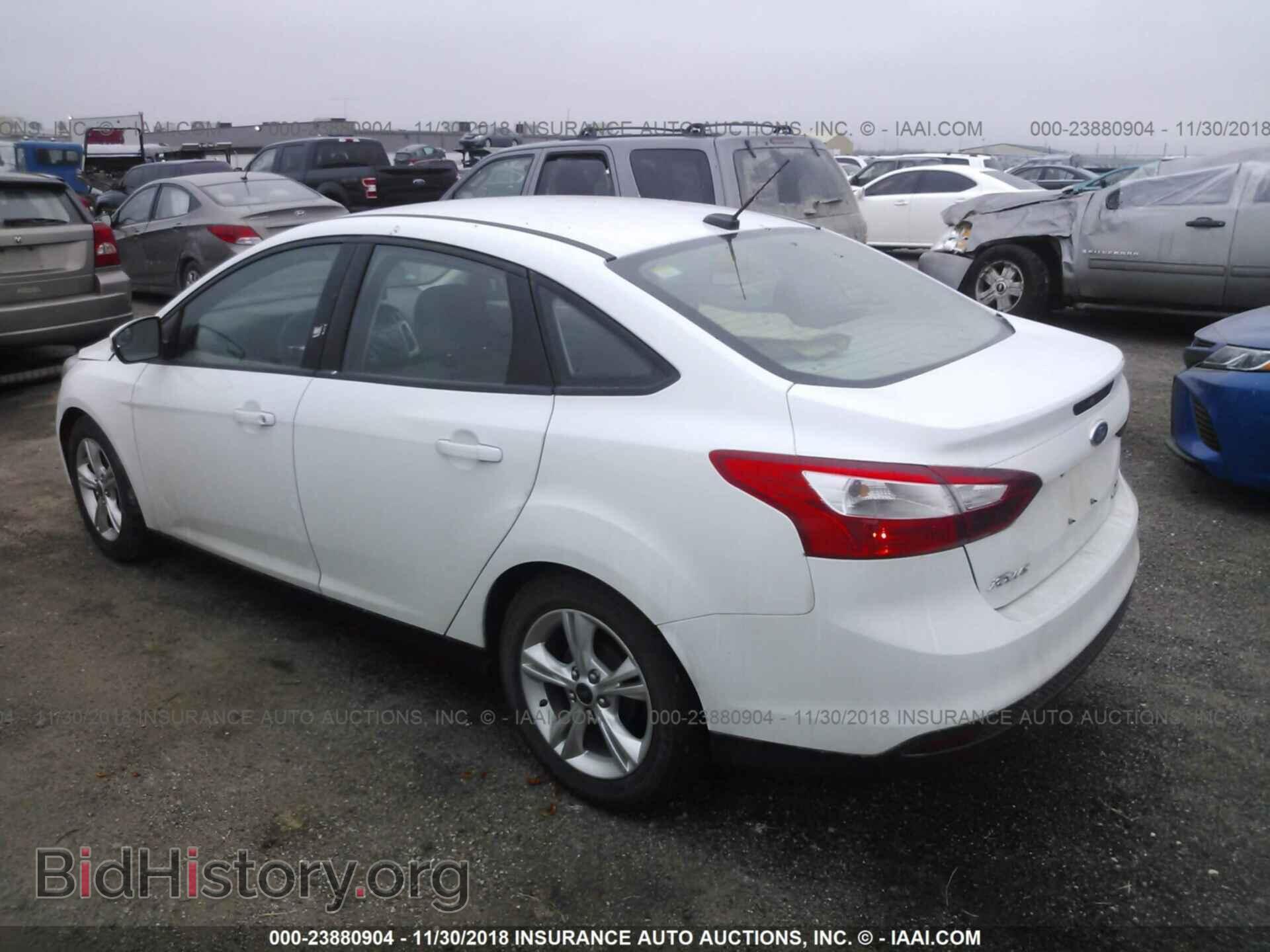 2014 Ford Focus - VIN: 1FADP3F22EL109899 - Photo 3