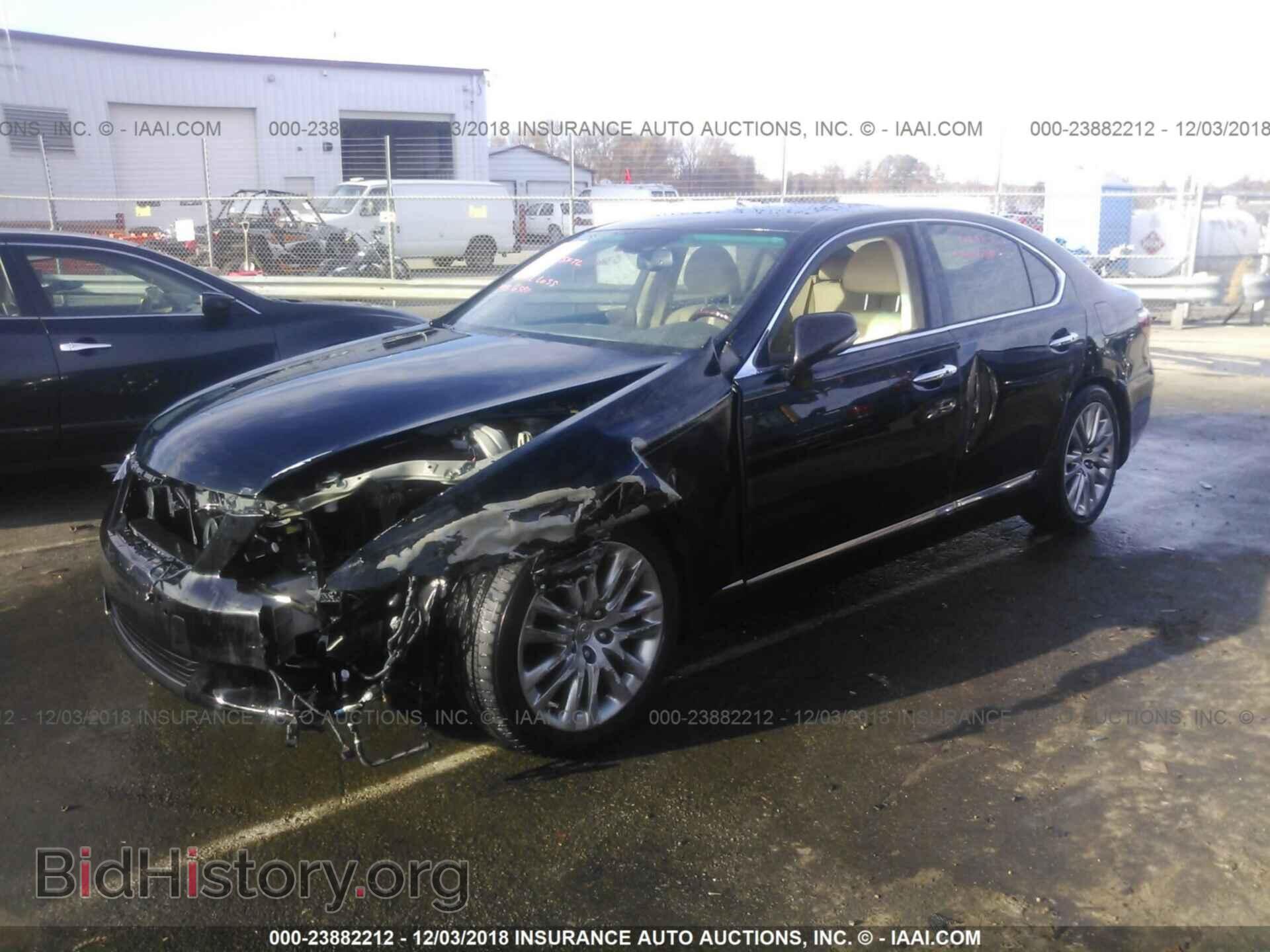 2011 LEXUS LS - VIN: JTHBL5EF6B5103437 - Photo 2