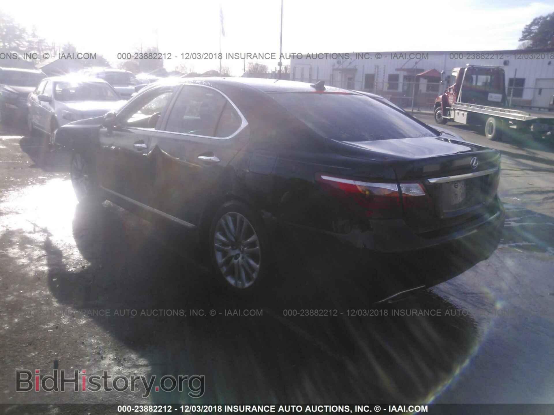 2011 LEXUS LS - VIN: JTHBL5EF6B5103437 - Photo 3