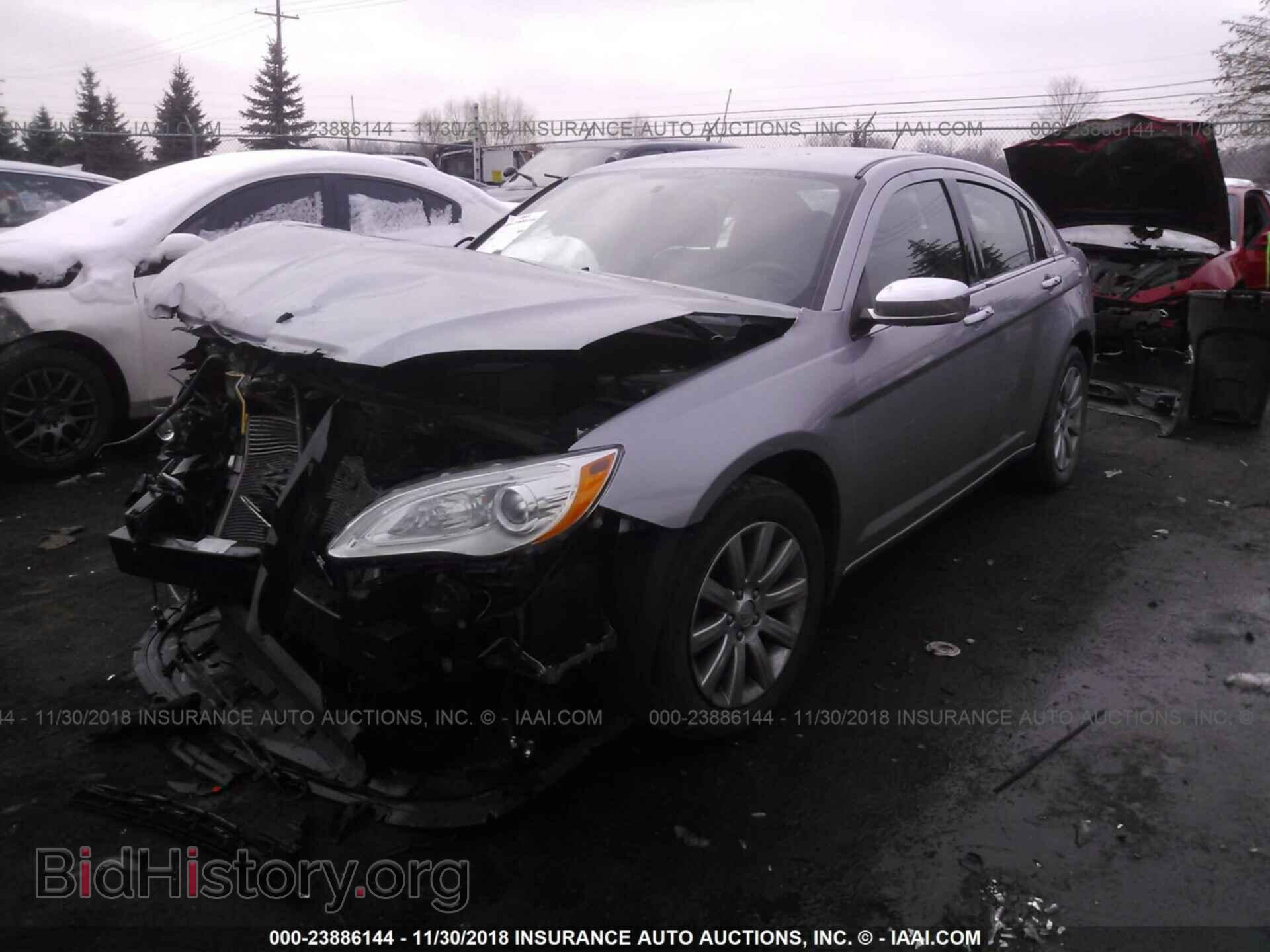 2013 CHRYSLER 200 - VIN: 1C3CCBCGXDN724168 - Фото 2