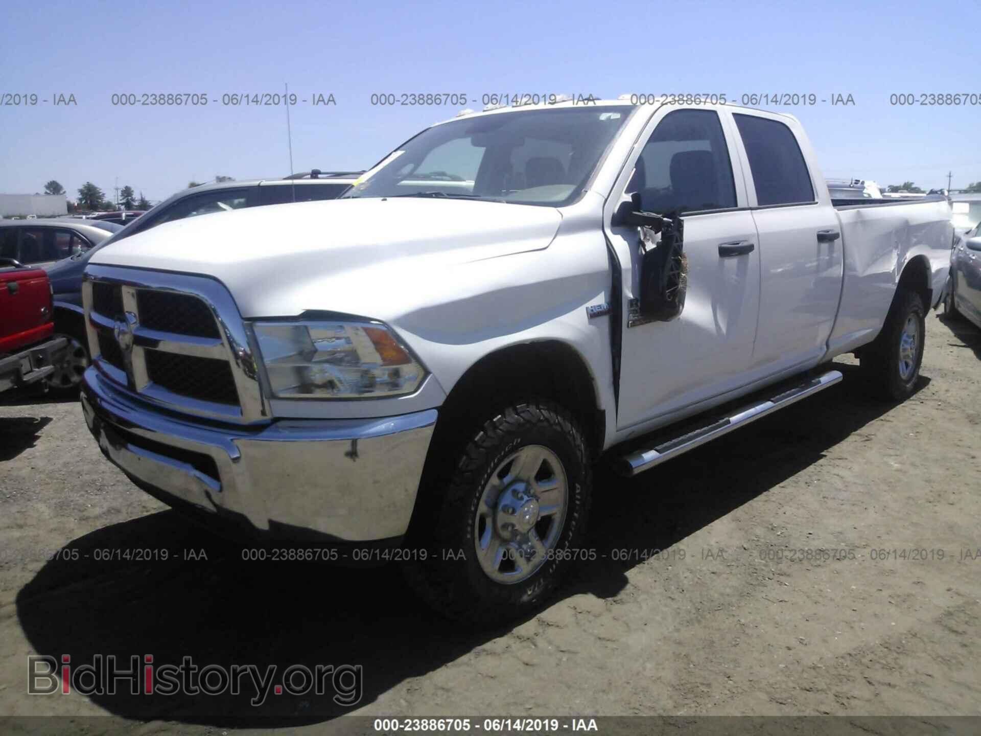 2016 RAM 2500 - VIN: 3C6TR5HT8GG219705 - Фото 2