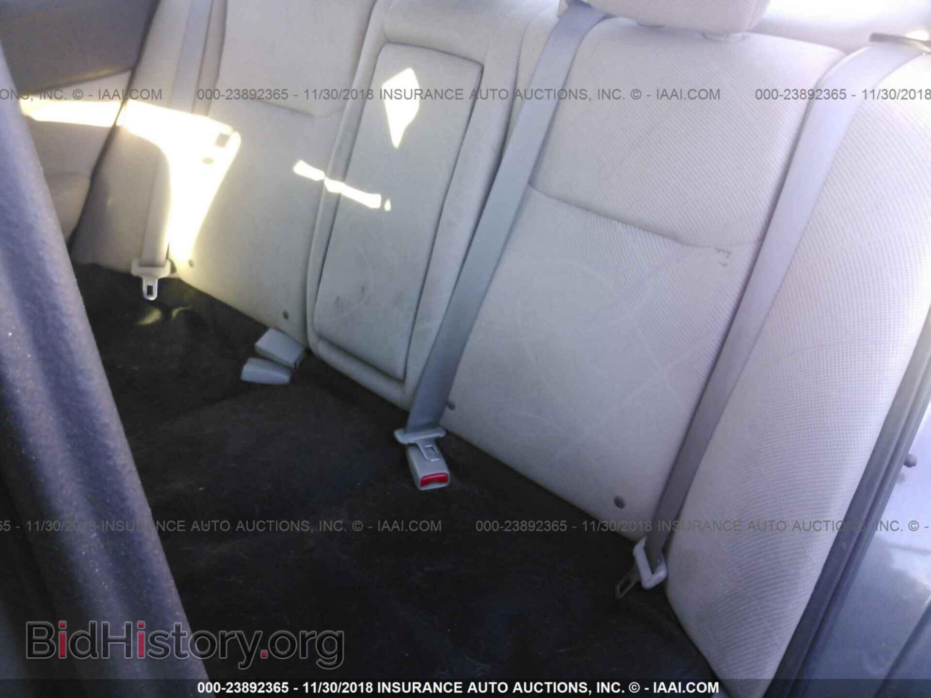 2012 Honda Civic - VIN: 2HGFB2F82CH547320 - Photo 8