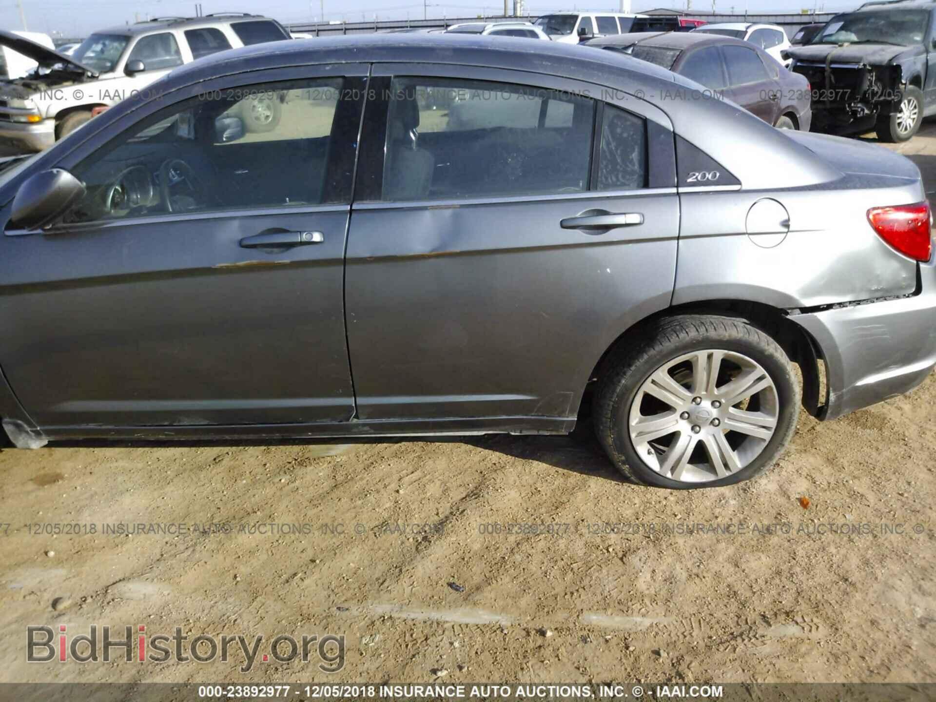 2013 Chrysler 200 - VIN: 1C3CCBAB2DN669481 - Фото 6