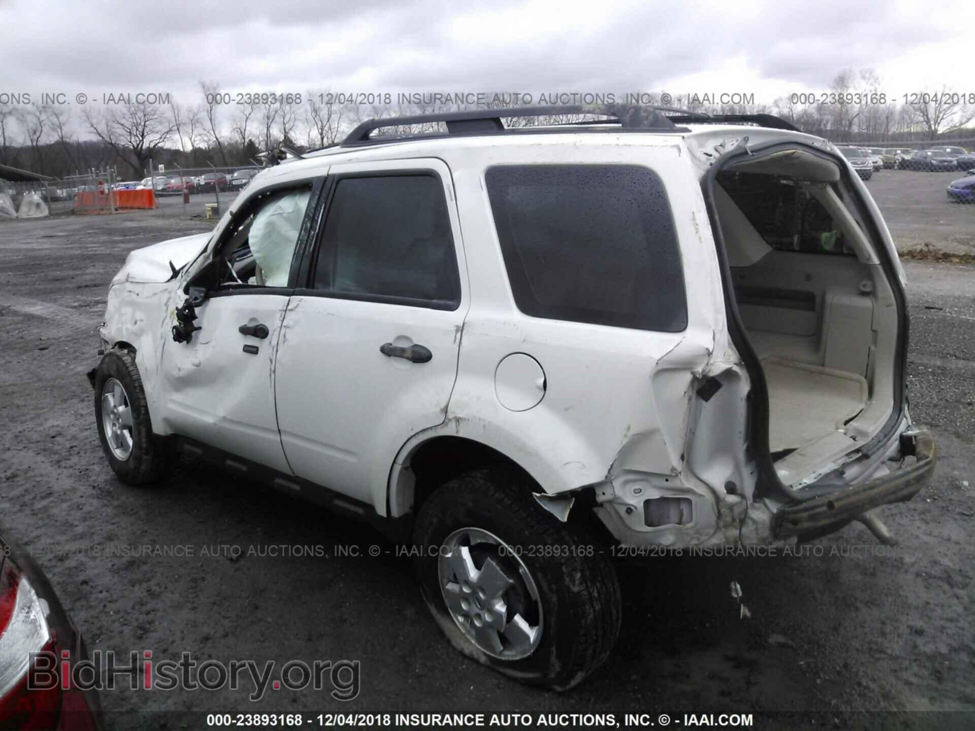 2011 FORD ESCAPE - VIN: 1FMCU0D77BKC61282 - Фото 3