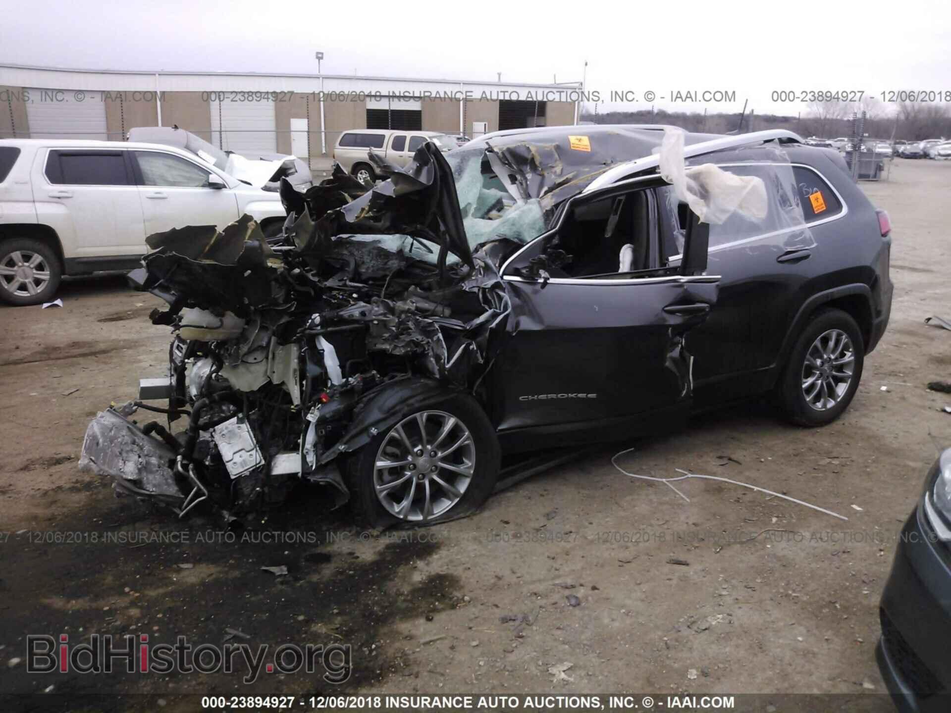 2019 JEEP CHEROKEE - VIN: 1C4PJLLB4KD184199 - Photo 2
