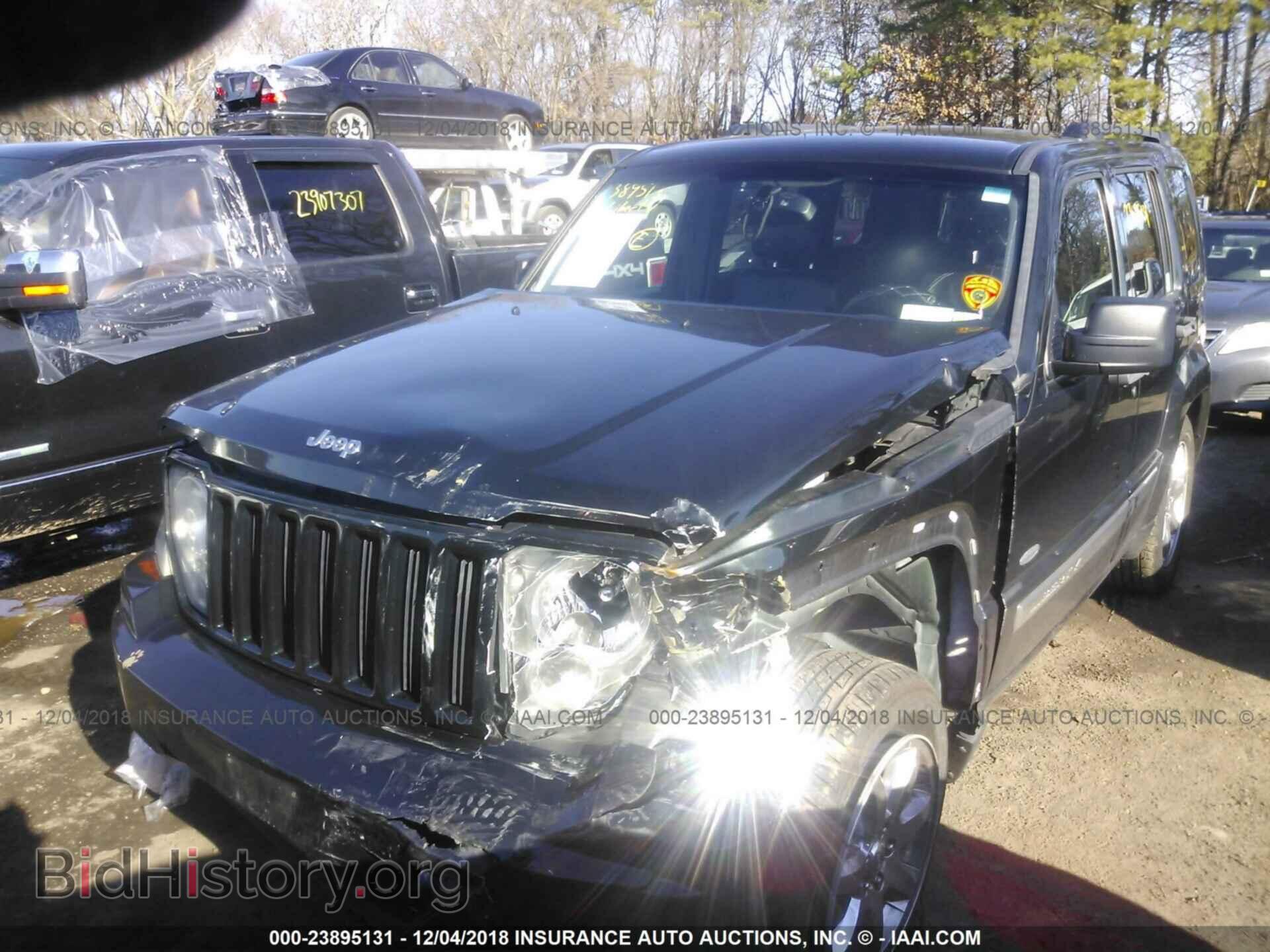 2012 Jeep Liberty - VIN: 1C4PJMAK7CW181747 - Фото 2