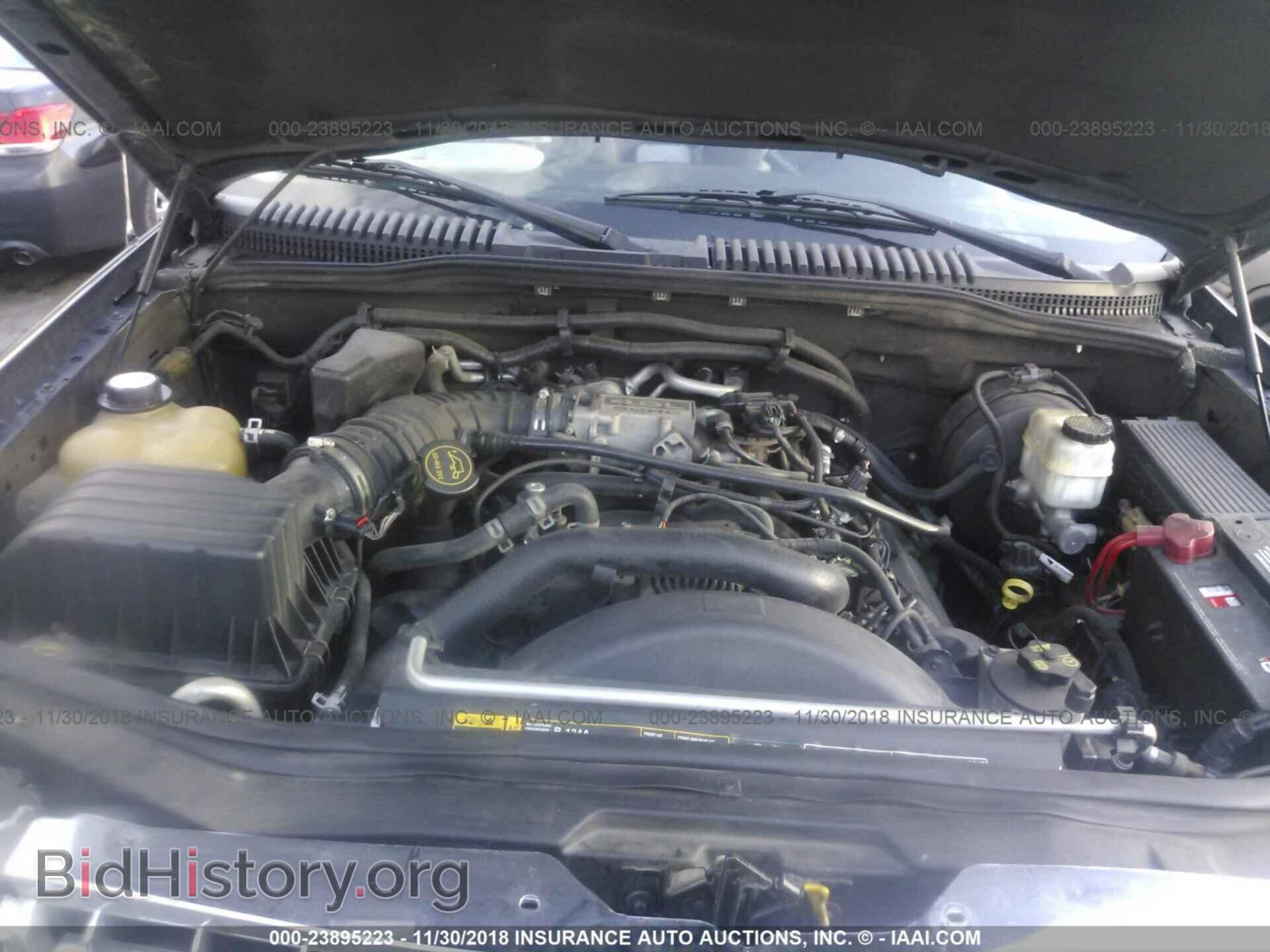2005 Ford Explorer - VIN: 1FMDU75W25UB10815 - Фото 10
