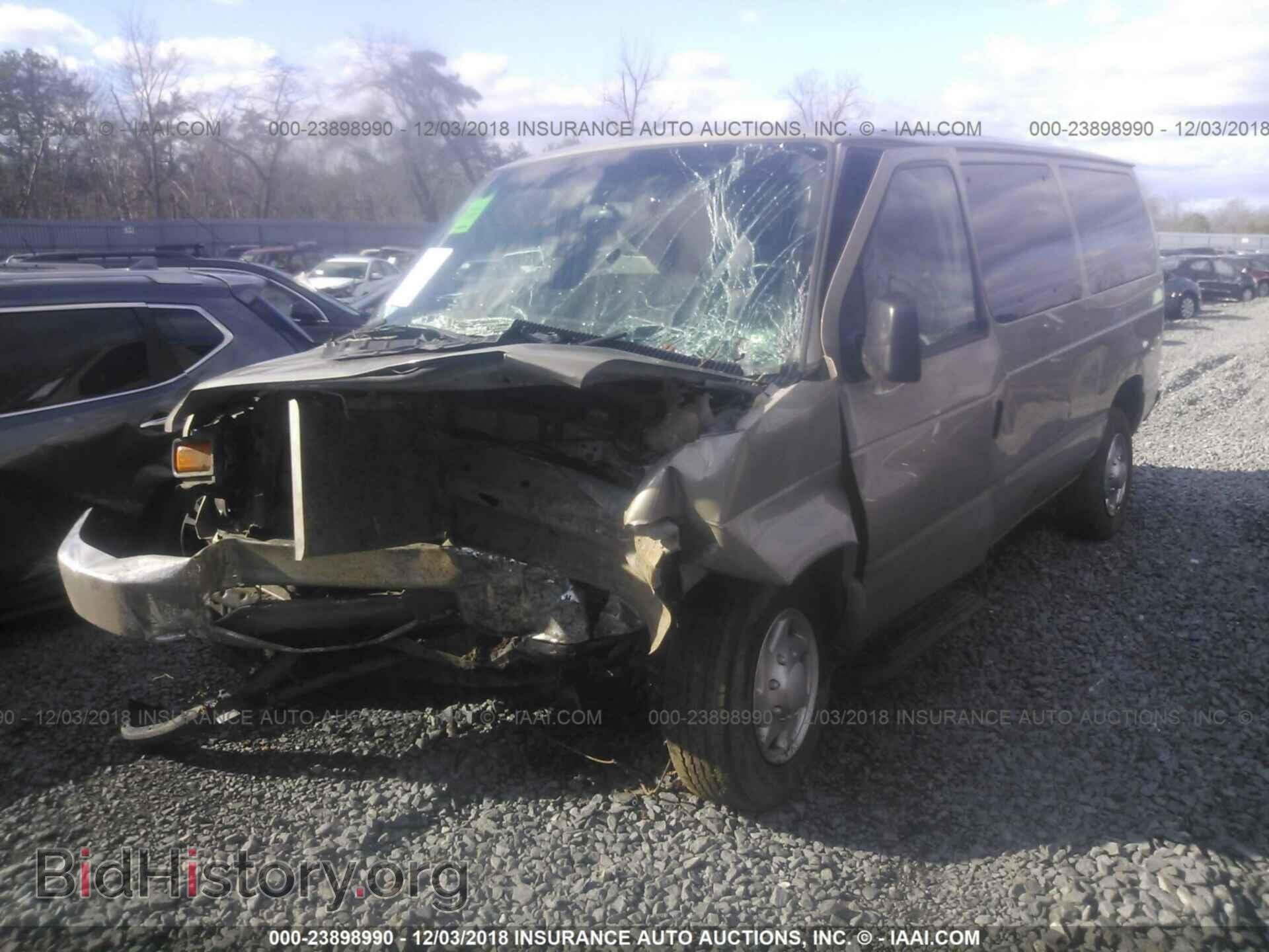 2011 Ford Econoline - VIN: 1FBNE3BL0BDB39237 - Фото 2