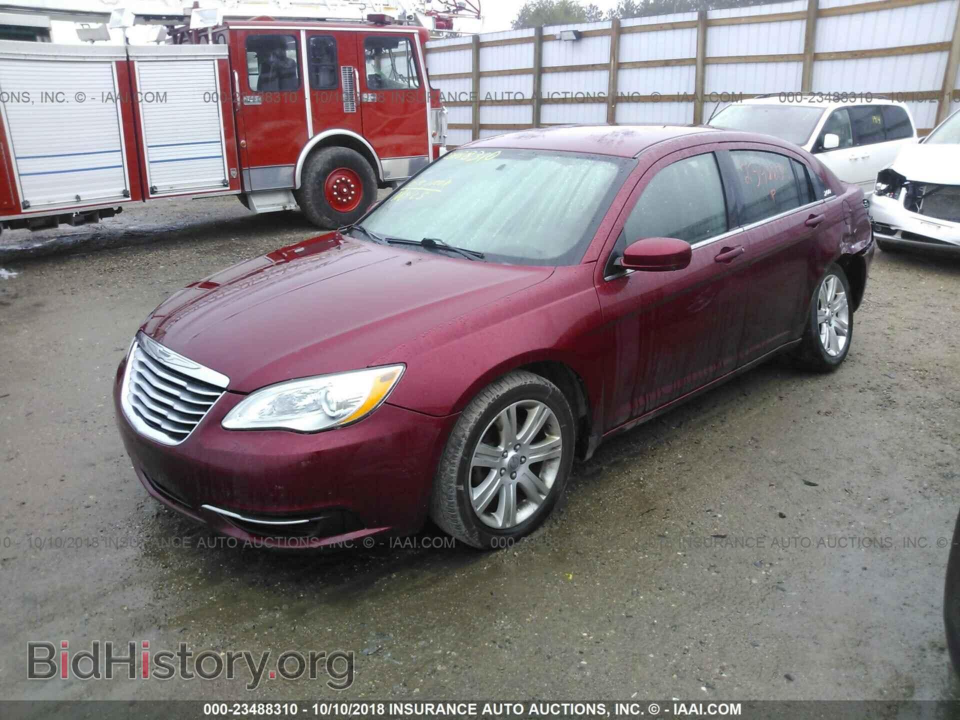 2013 CHRYSLER 200 - VIN: 1C3CCBAB9DN764345 - Фото 2