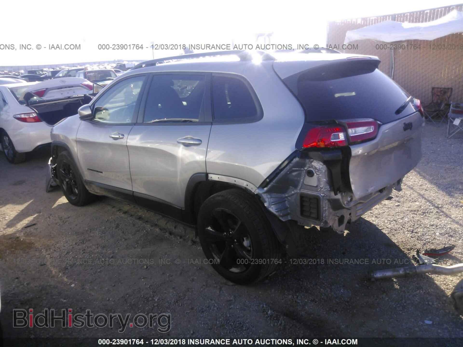 2018 Jeep Cherokee - VIN: 1C4PJLCB6JD511426 - Фото 3