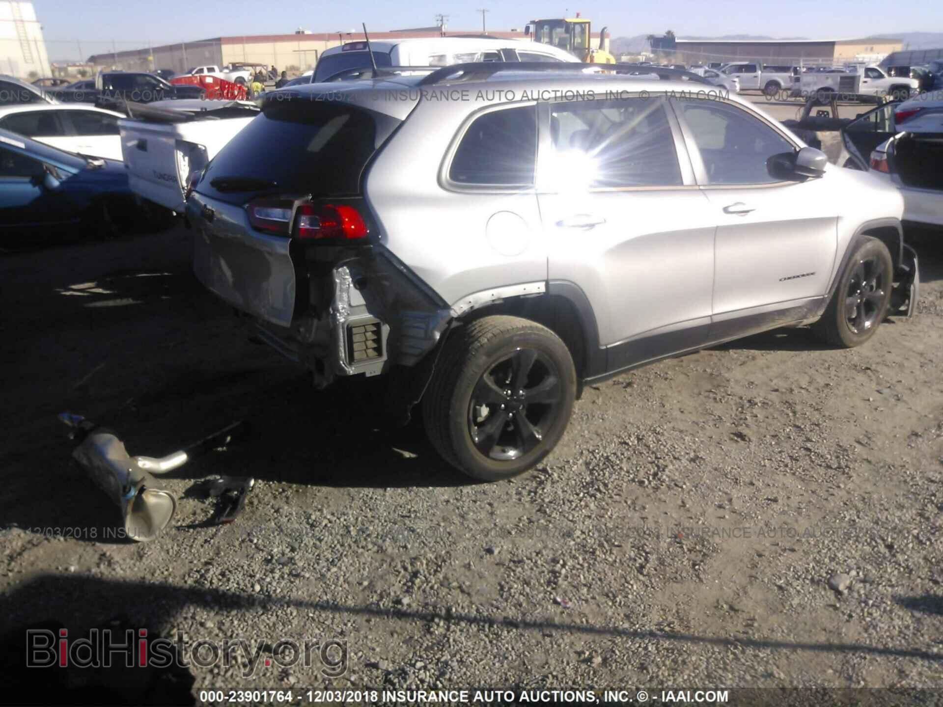 2018 Jeep Cherokee - VIN: 1C4PJLCB6JD511426 - Фото 4