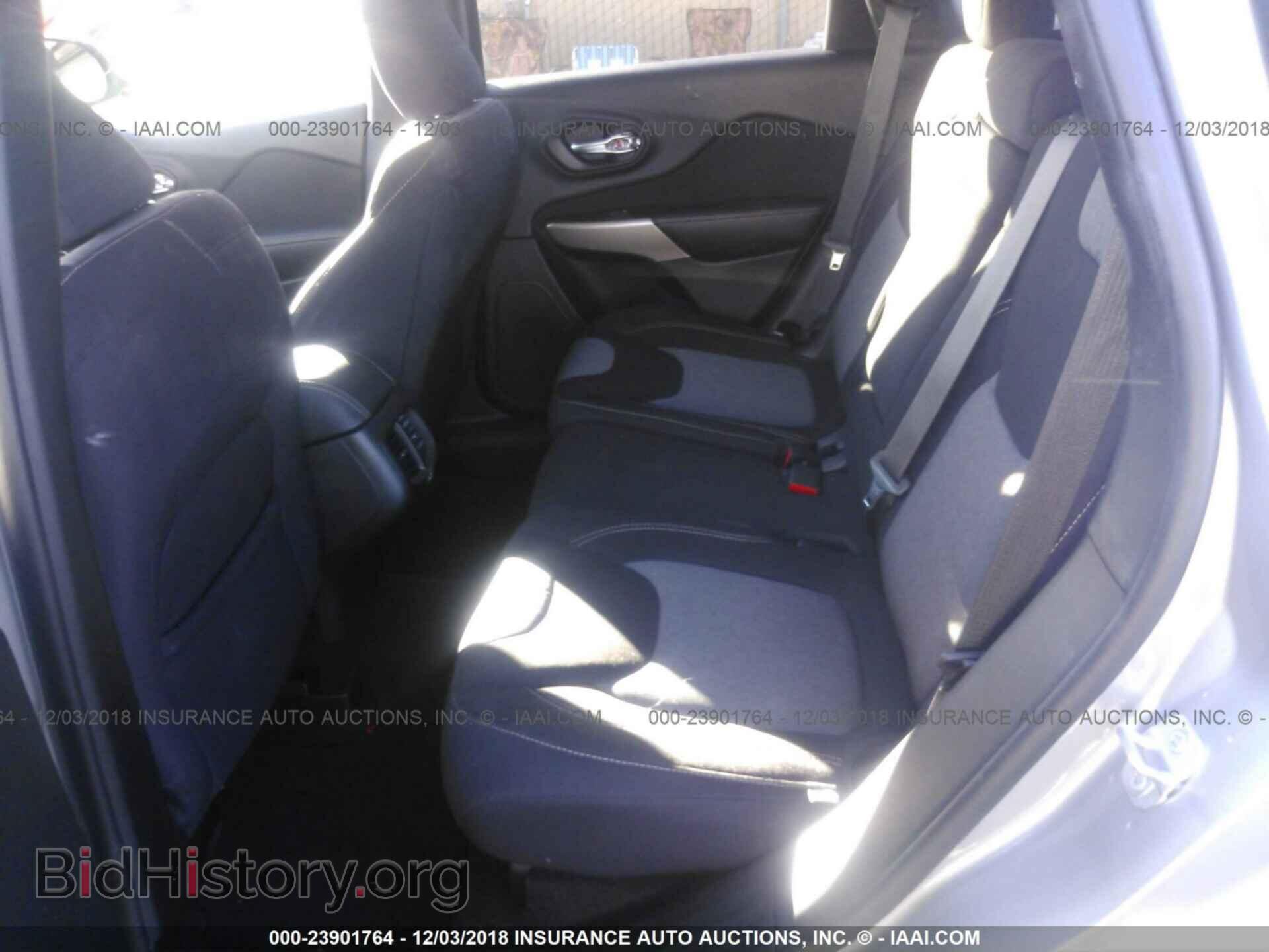 2018 Jeep Cherokee - VIN: 1C4PJLCB6JD511426 - Фото 8