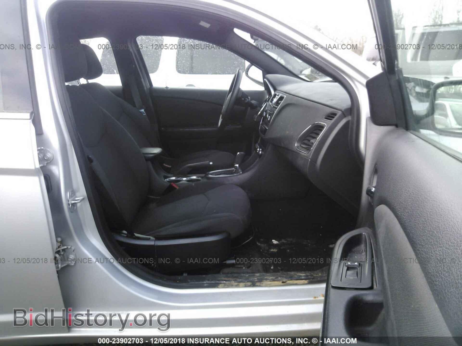 2012 CHRYSLER 200 - VIN: 1C3CCBAB6CN222909 - Фото 5