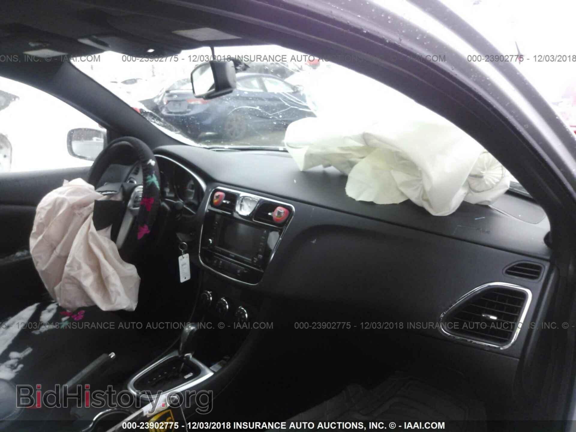 2011 CHRYSLER 200 - VIN: 1C3BC2FG0BN570865 - Photo 5