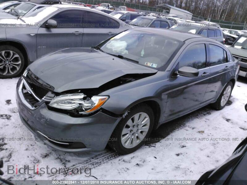 2012 Chrysler 200 (VIN 1C3CCBAB0CN122286) — фото 2 из 10