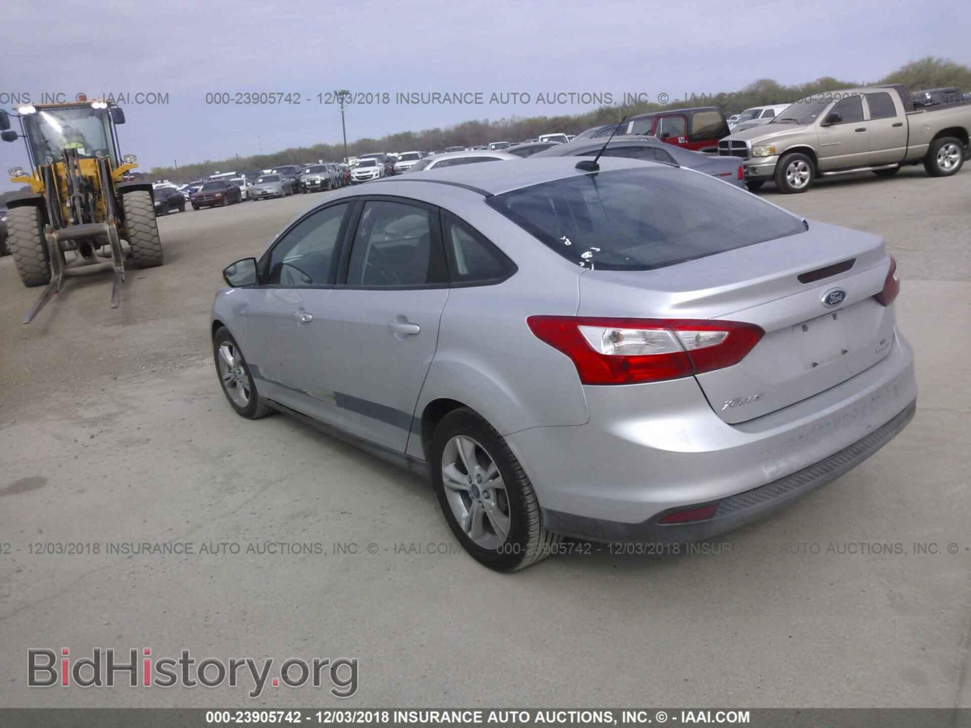 2014 Ford Focus - VIN: 1FADP3F22EL295721 - Фото 3