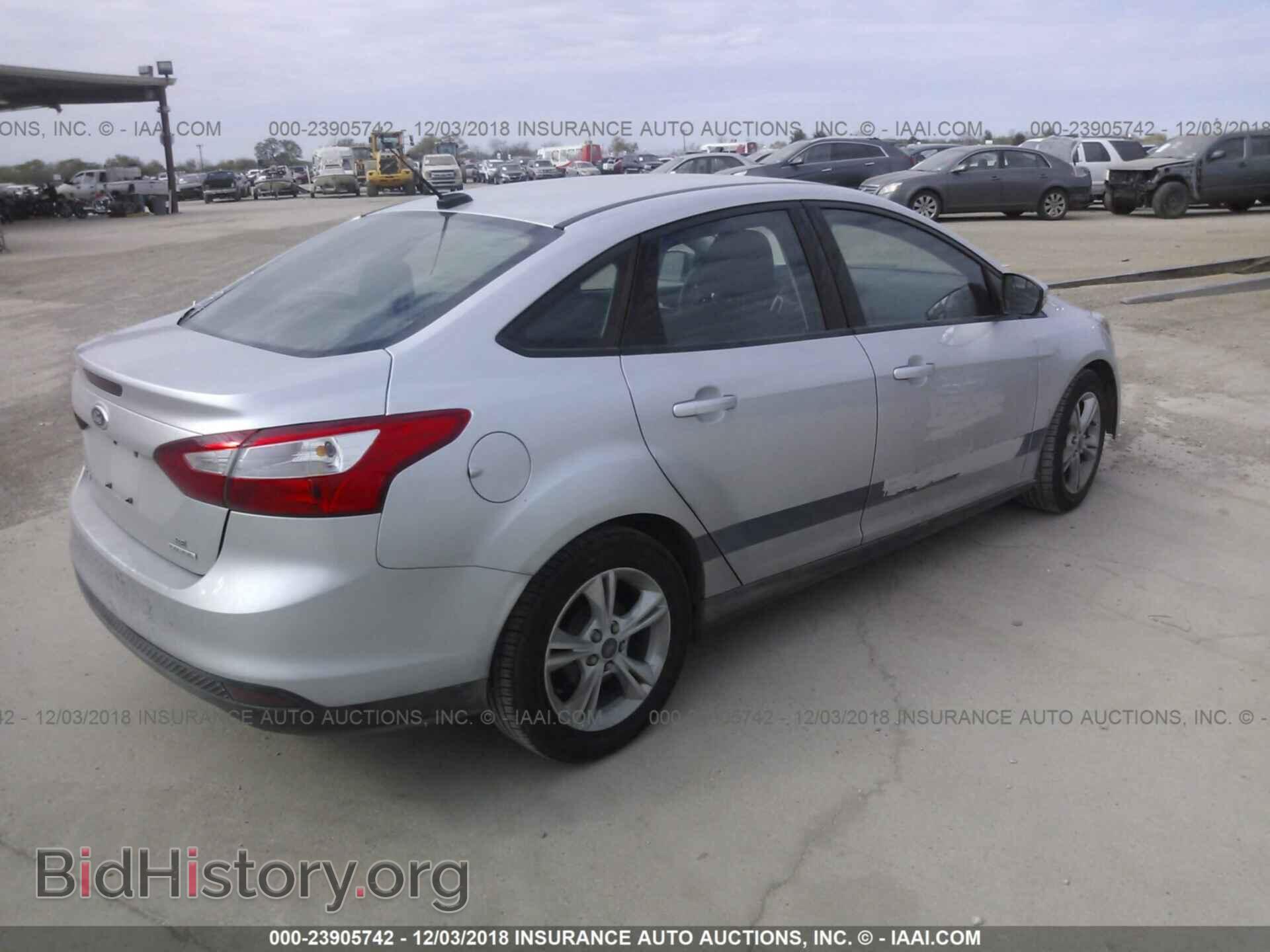 2014 Ford Focus - VIN: 1FADP3F22EL295721 - Фото 4