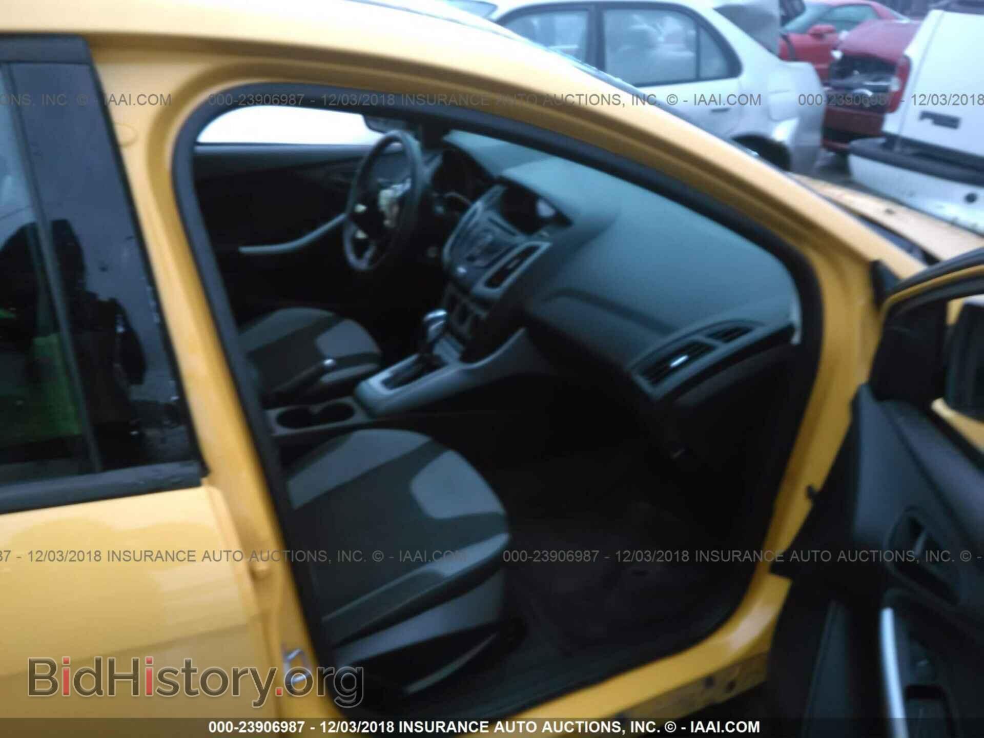2012 Ford Focus - VIN: 1FAHP3K26CL210318 - Photo 5