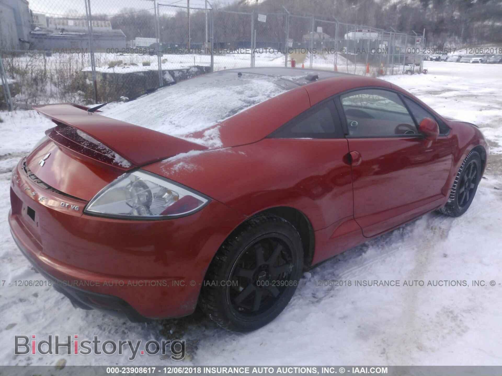 2011 MITSUBISHI ECLIPSE - VIN: 4A31K3DT1BE004064 - Photo 4