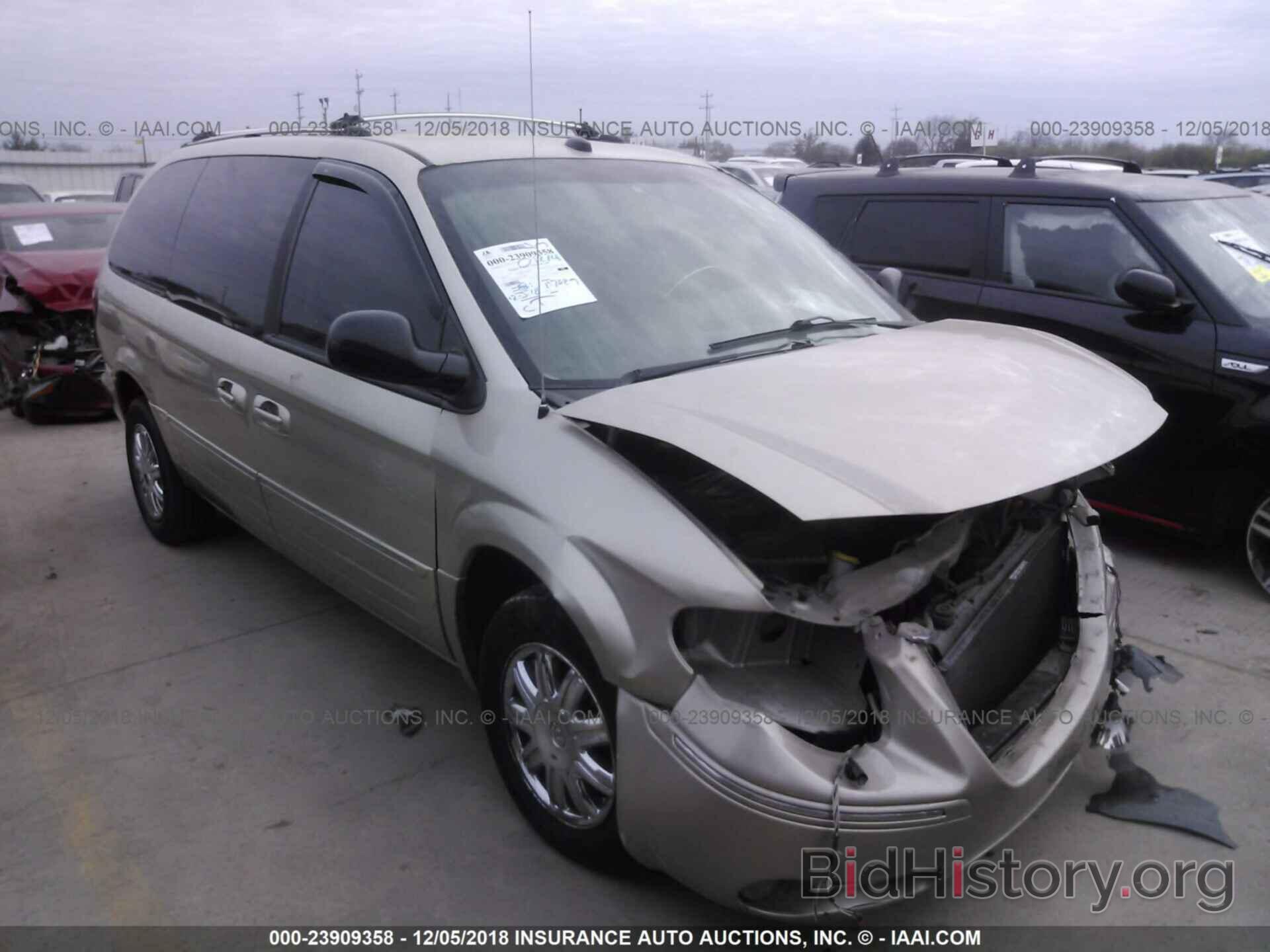 Photo 2C8GP64L05R269659 - CHRYSLER TOWN and COUNTRY 2005