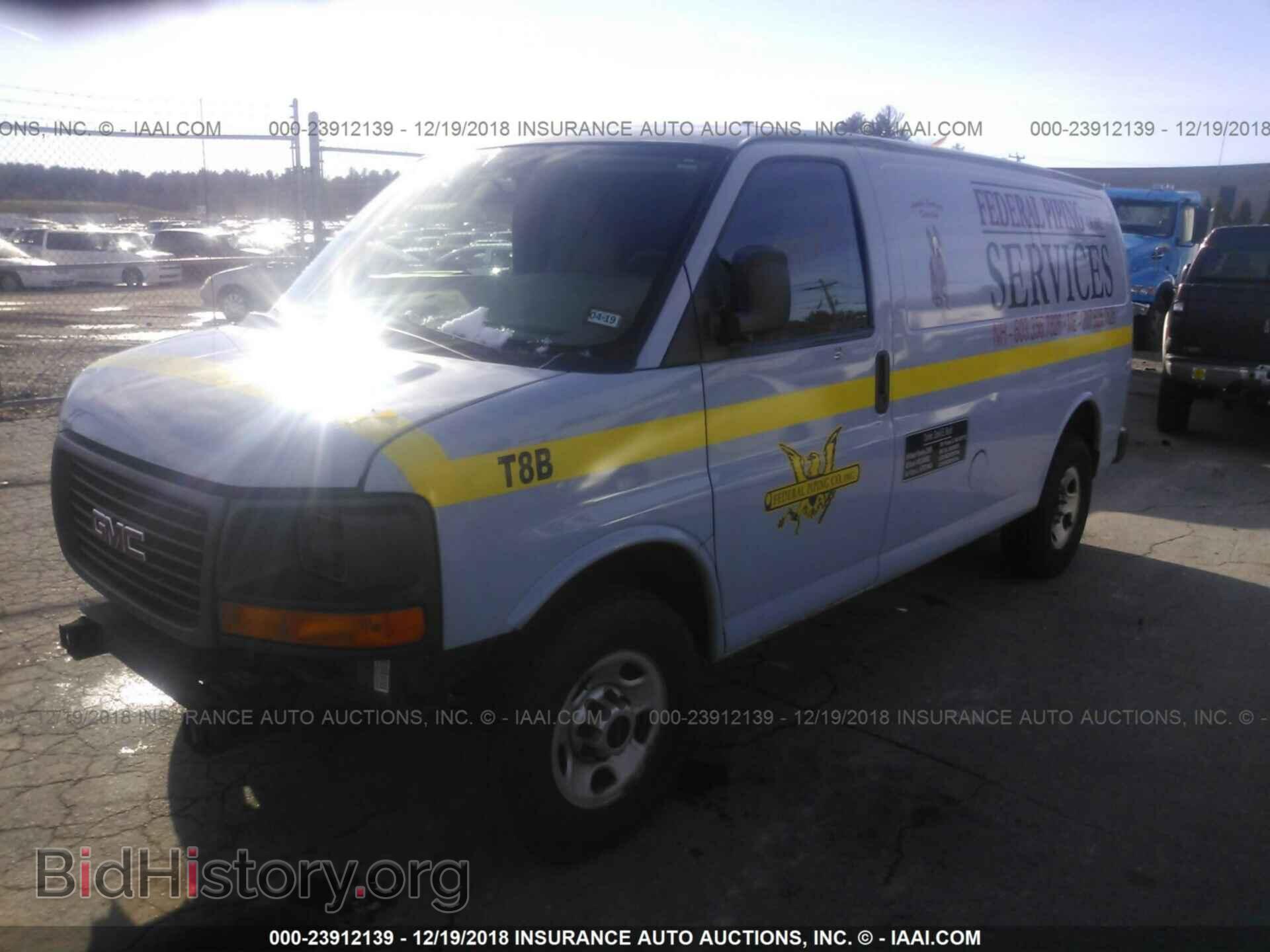 2010 GMC SAVANA - VIN: 1GTZGFBG1A1172419 - Фото 2